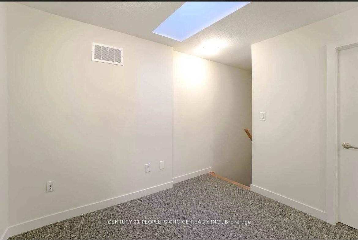 Photo 11 of 590 North Service Road, Hamilton, Stoney Creek — HOMEH