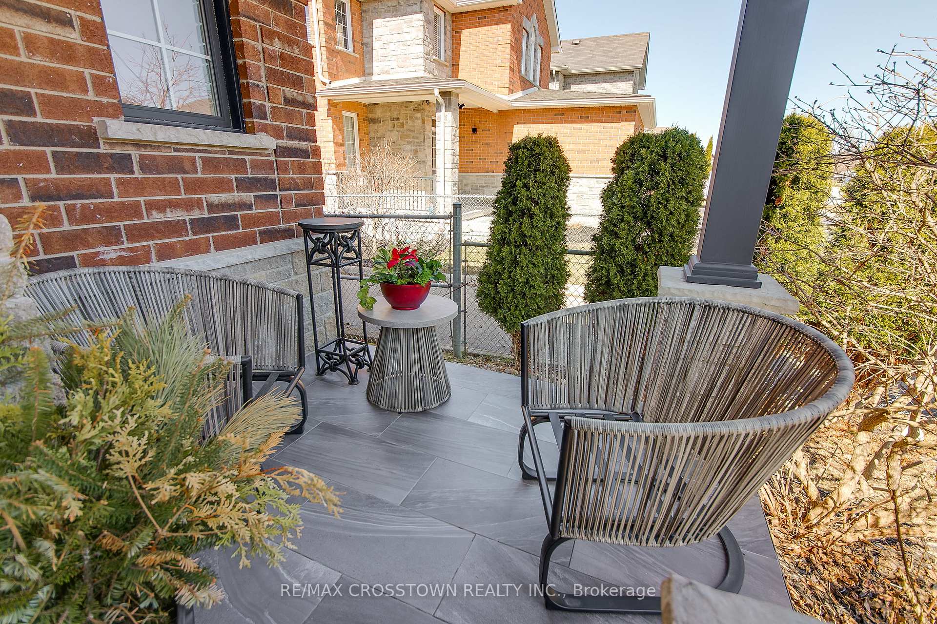 Photo 3 of 56 Graihawk Drive, Barrie, Ardagh — HOMEH