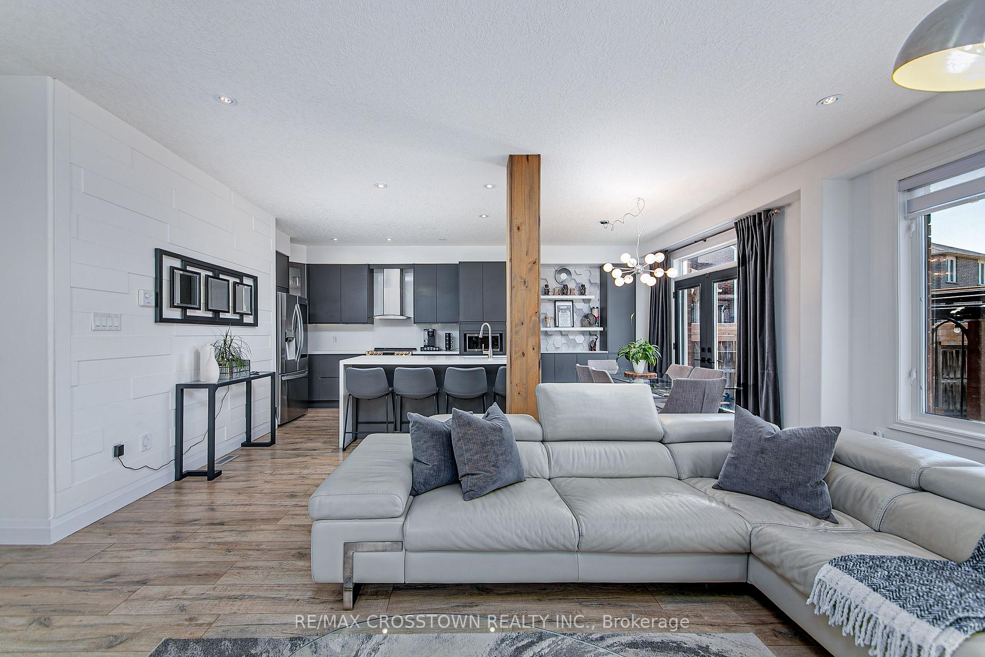 Photo 9 of 56 Graihawk Drive, Barrie, Ardagh — HOMEH