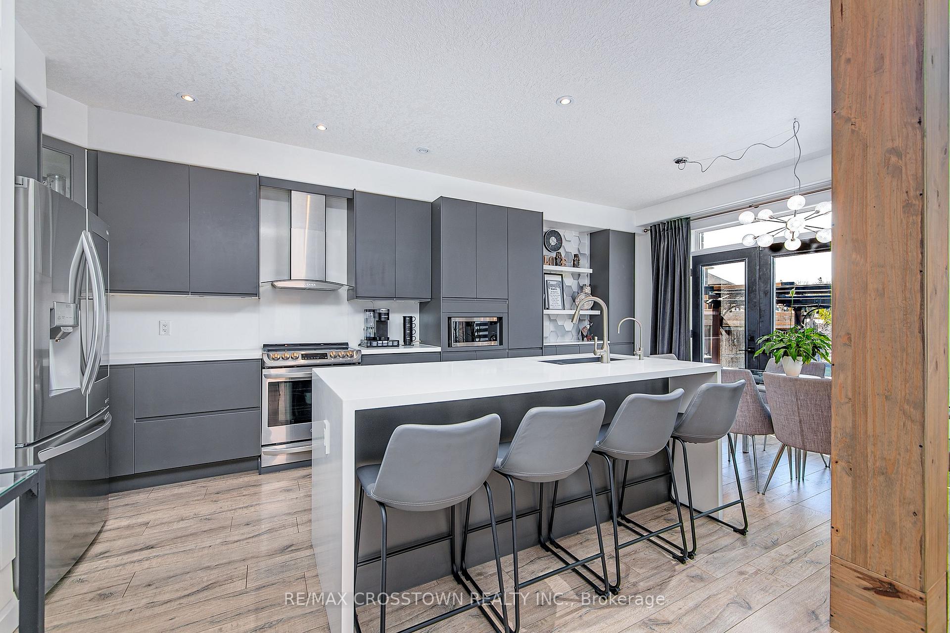Photo 10 of 56 Graihawk Drive, Barrie, Ardagh — HOMEH