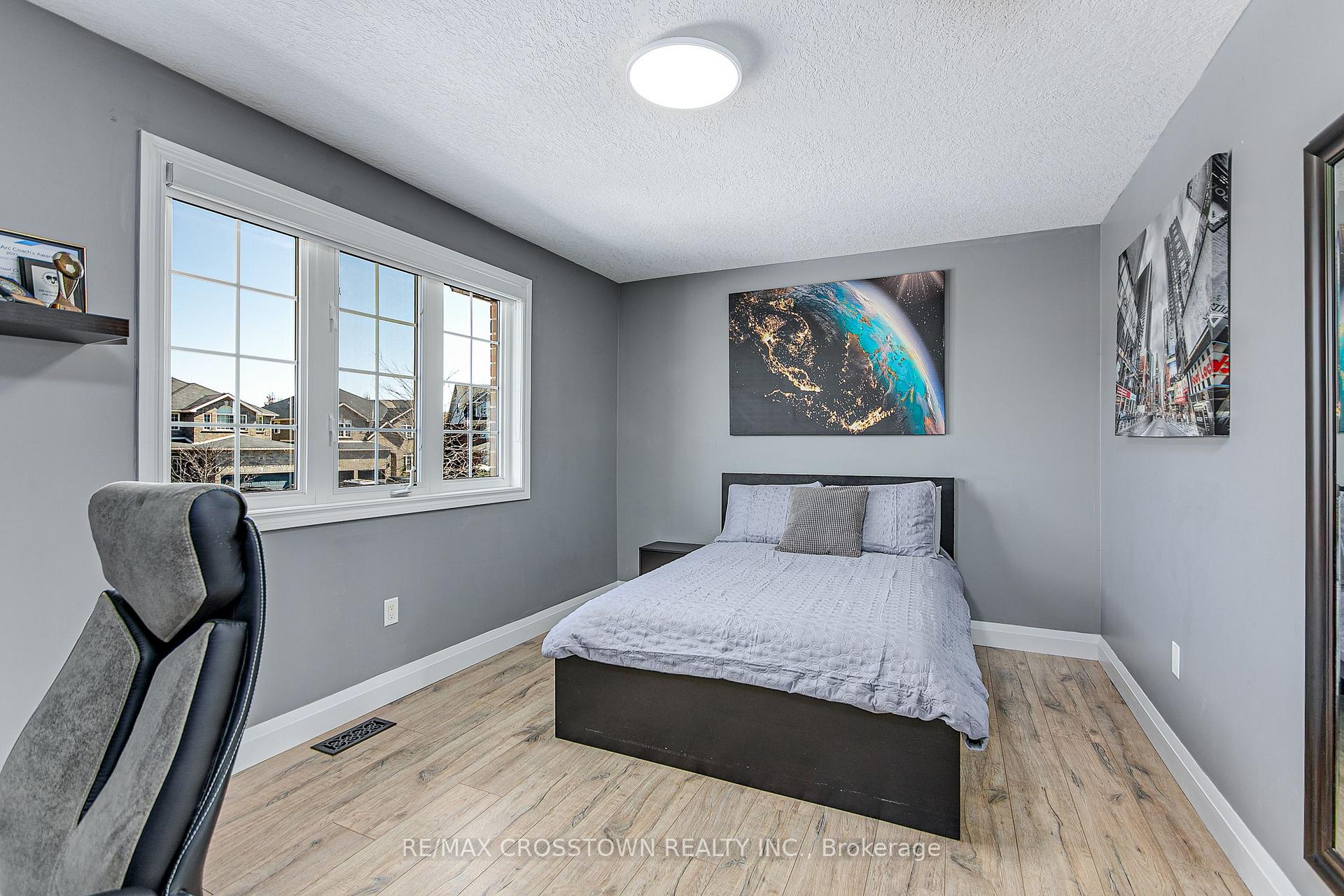 Photo 16 of 56 Graihawk Drive, Barrie, Ardagh — HOMEH