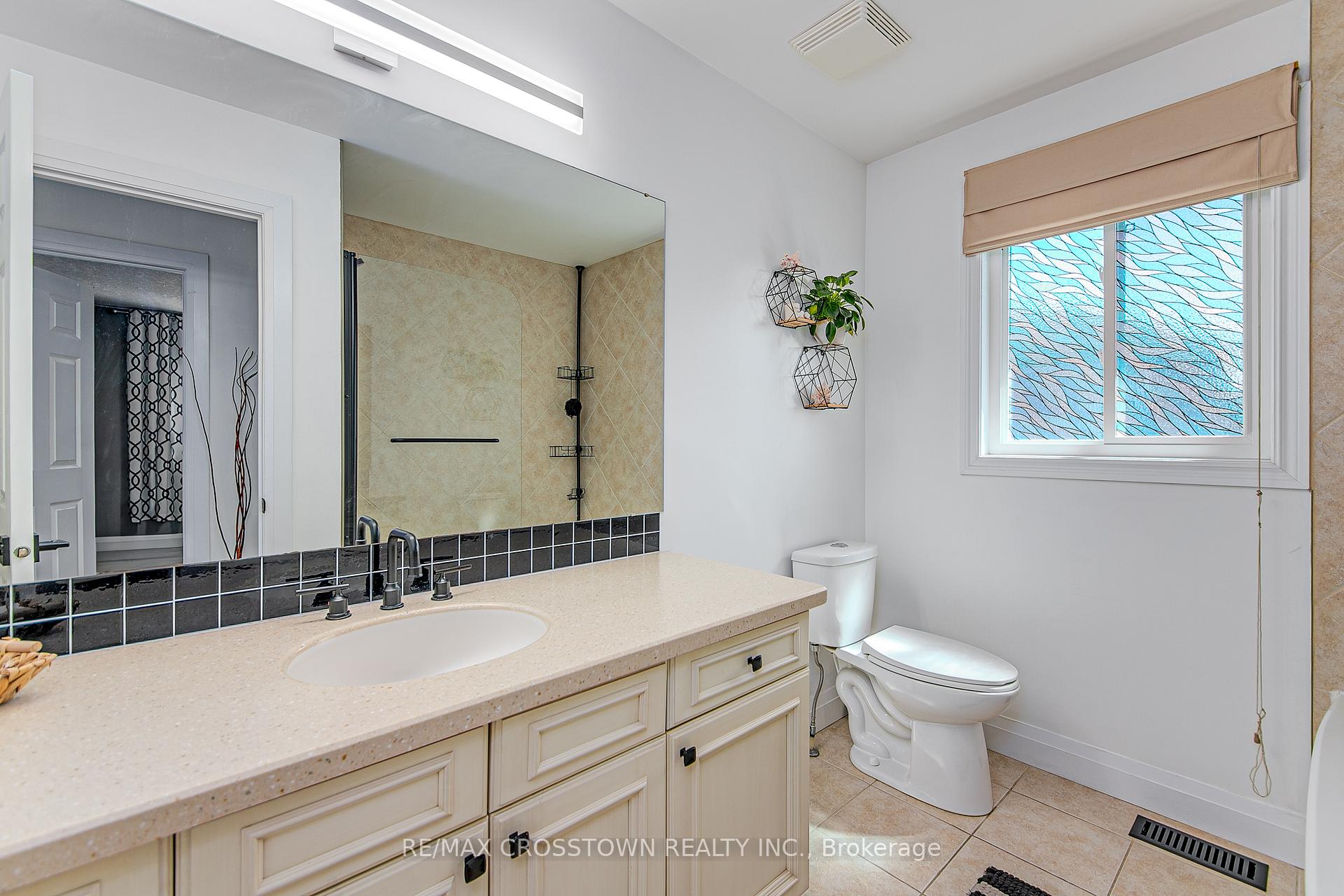 Photo 26 of 56 Graihawk Drive, Barrie, Ardagh — HOMEH