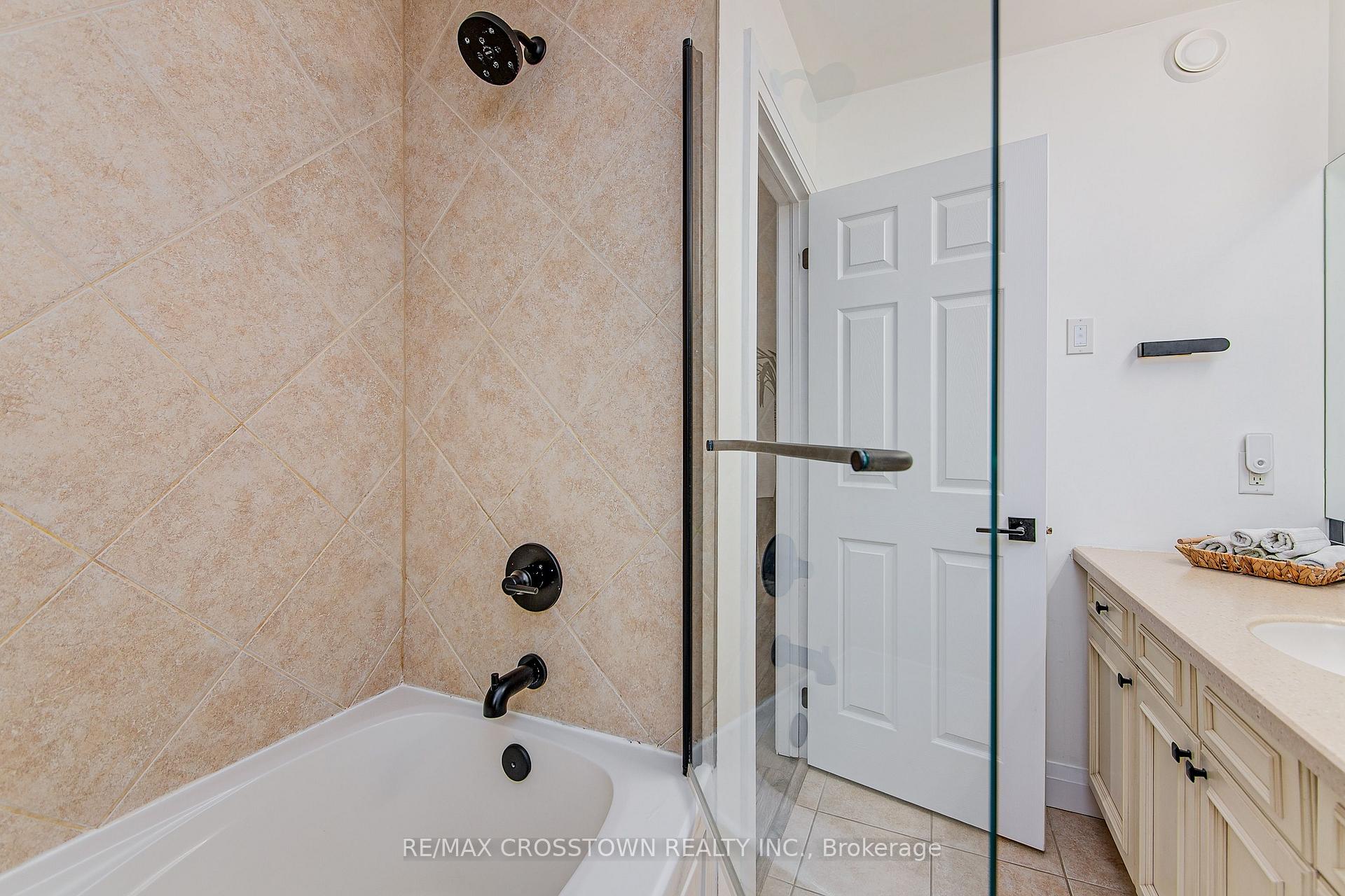 Photo 27 of 56 Graihawk Drive, Barrie, Ardagh — HOMEH