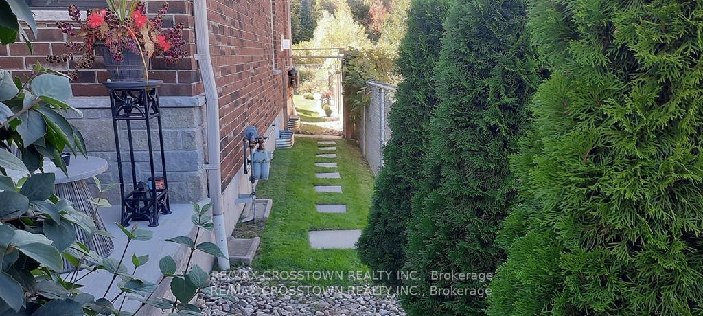 Photo 37 of 56 Graihawk Drive, Barrie, Ardagh — HOMEH