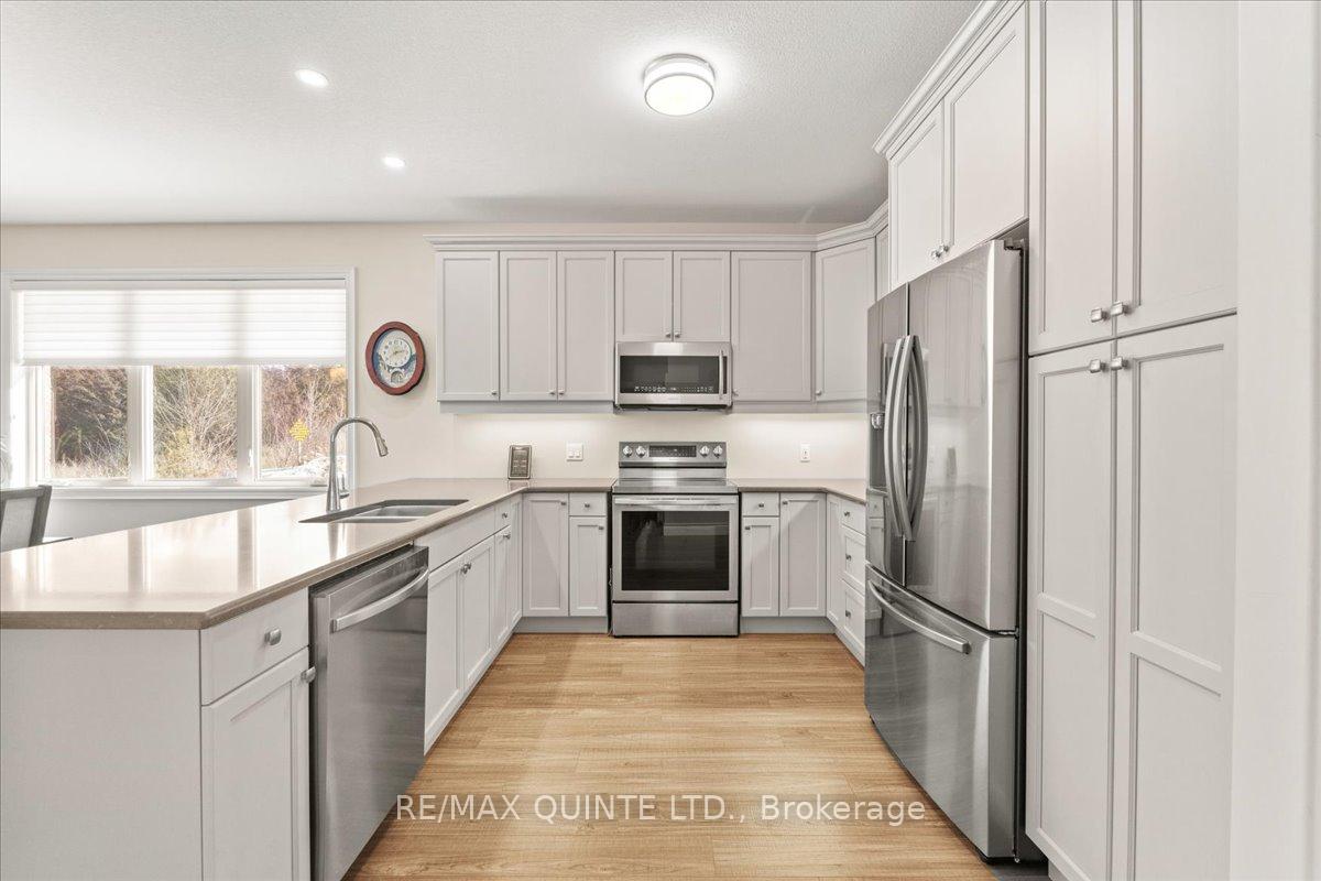 Photo 13 of 57 Mercedes Drive, Belleville, Belleville Ward — HOMEH