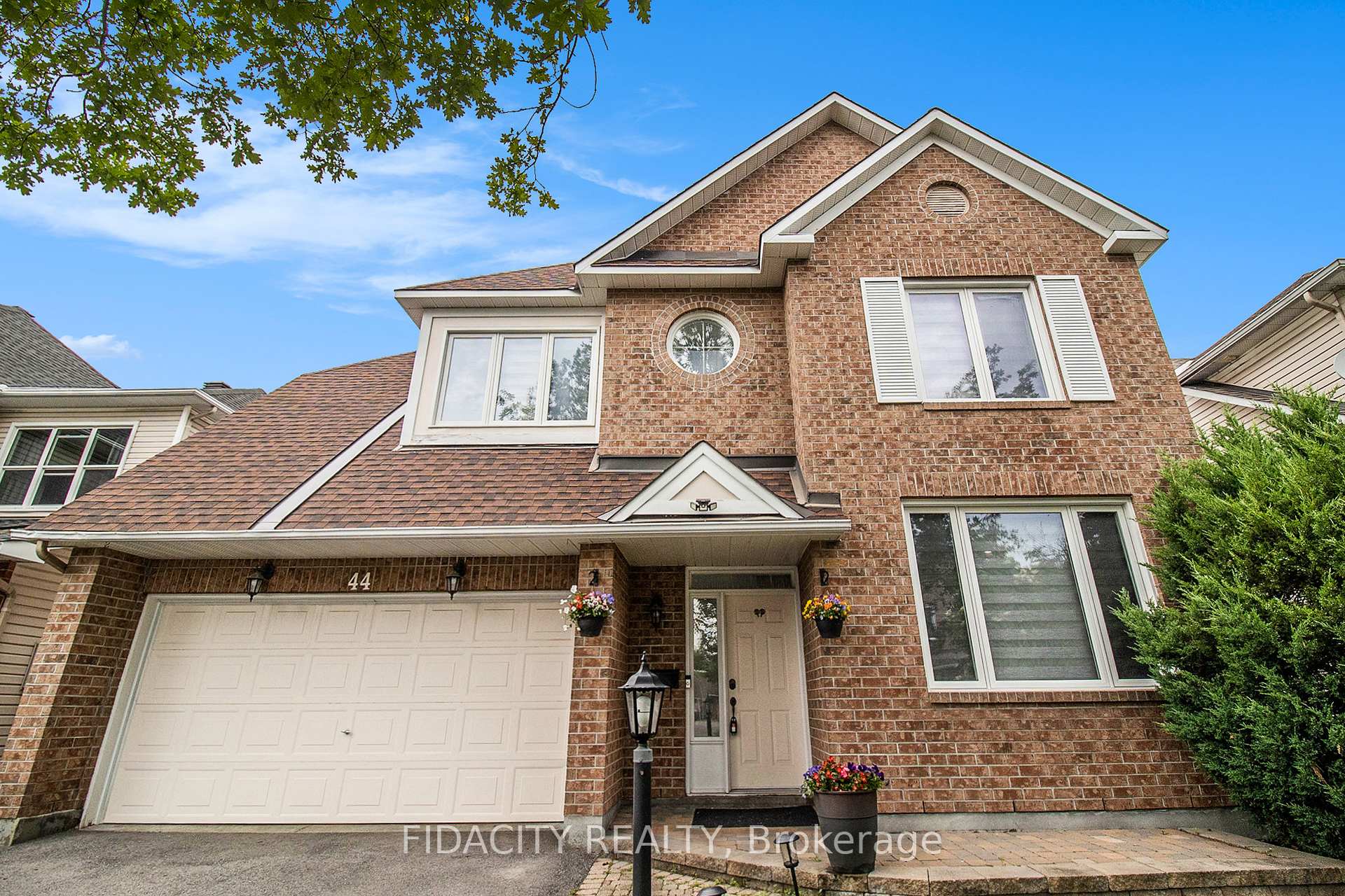 Photo 2 of 44 Stonepointe Avenue, Ottawa, Barrhaven East — HOMEH