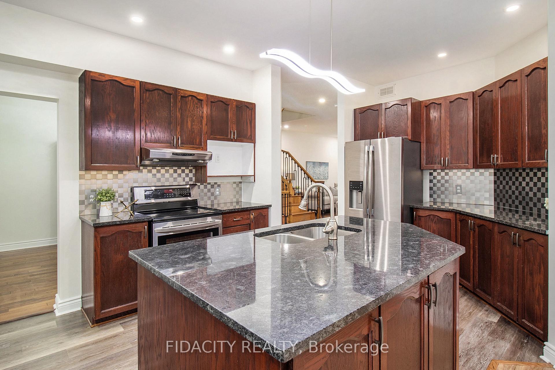 Photo 9 of 44 Stonepointe Avenue, Ottawa, Barrhaven East — HOMEH
