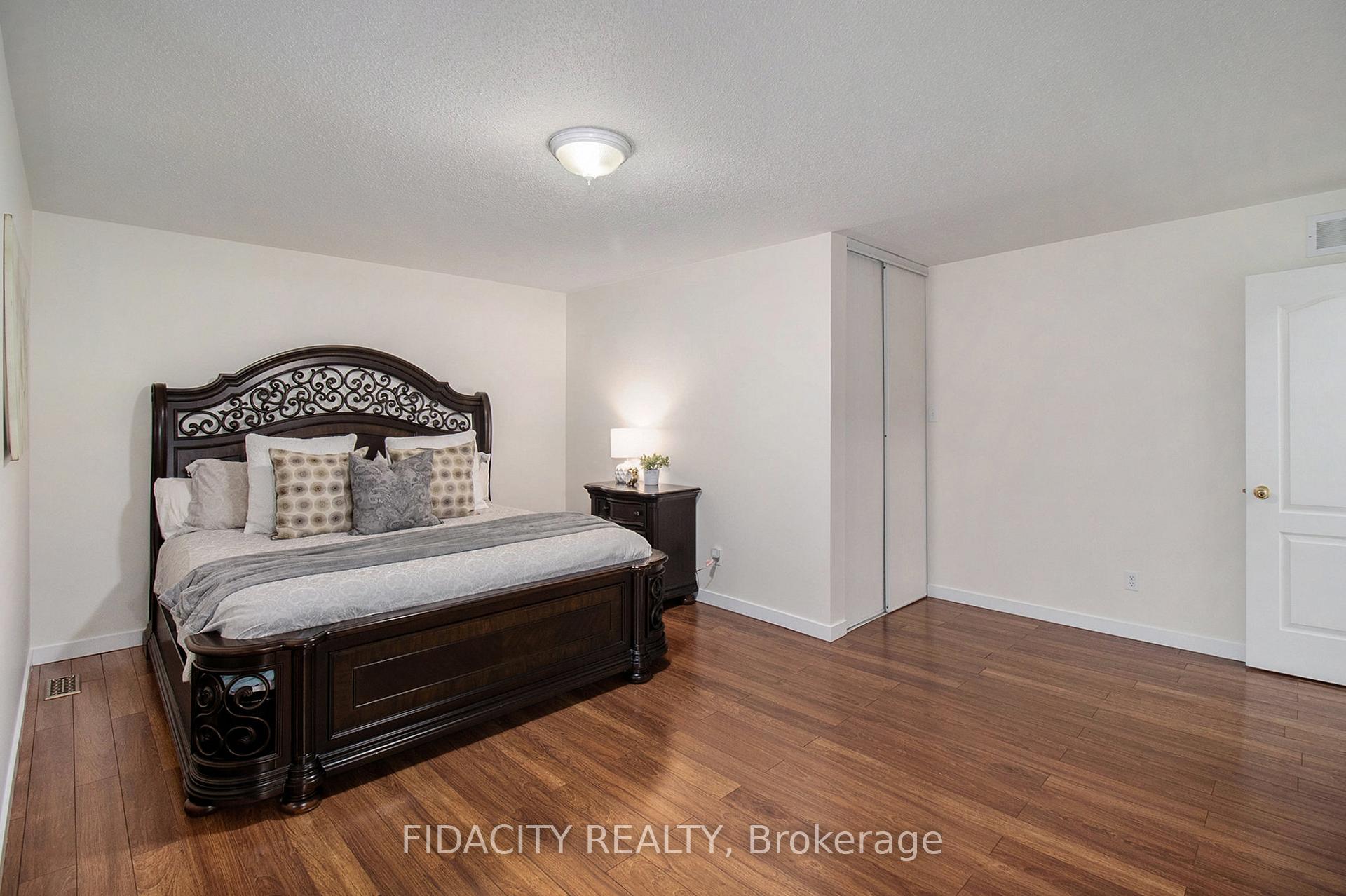 Photo 12 of 44 Stonepointe Avenue, Ottawa, Barrhaven East — HOMEH