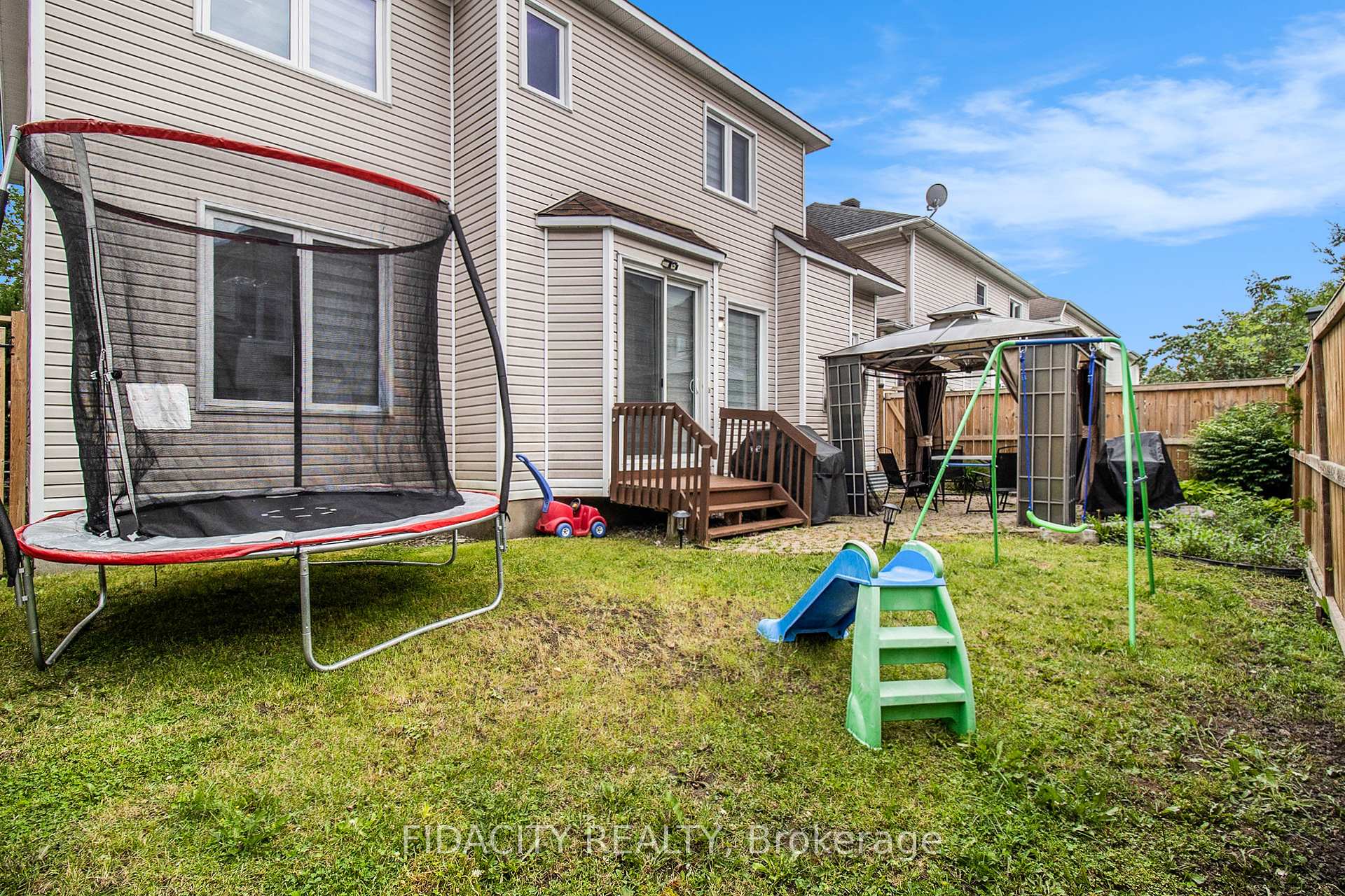 Photo 20 of 44 Stonepointe Avenue, Ottawa, Barrhaven East — HOMEH