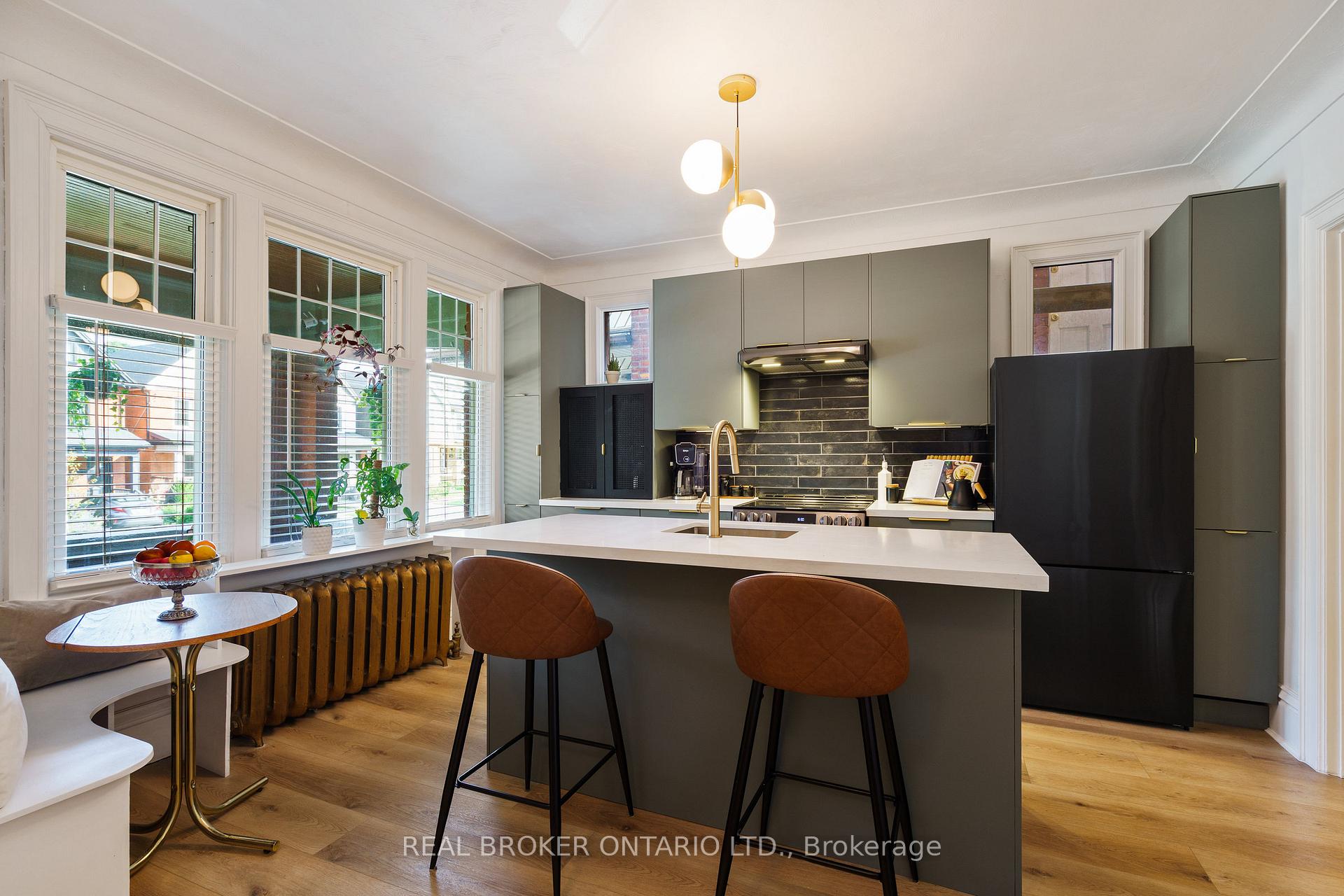 Photo 5 of 202 Prospect Street S, Hamilton, St. Clair — HOMEH