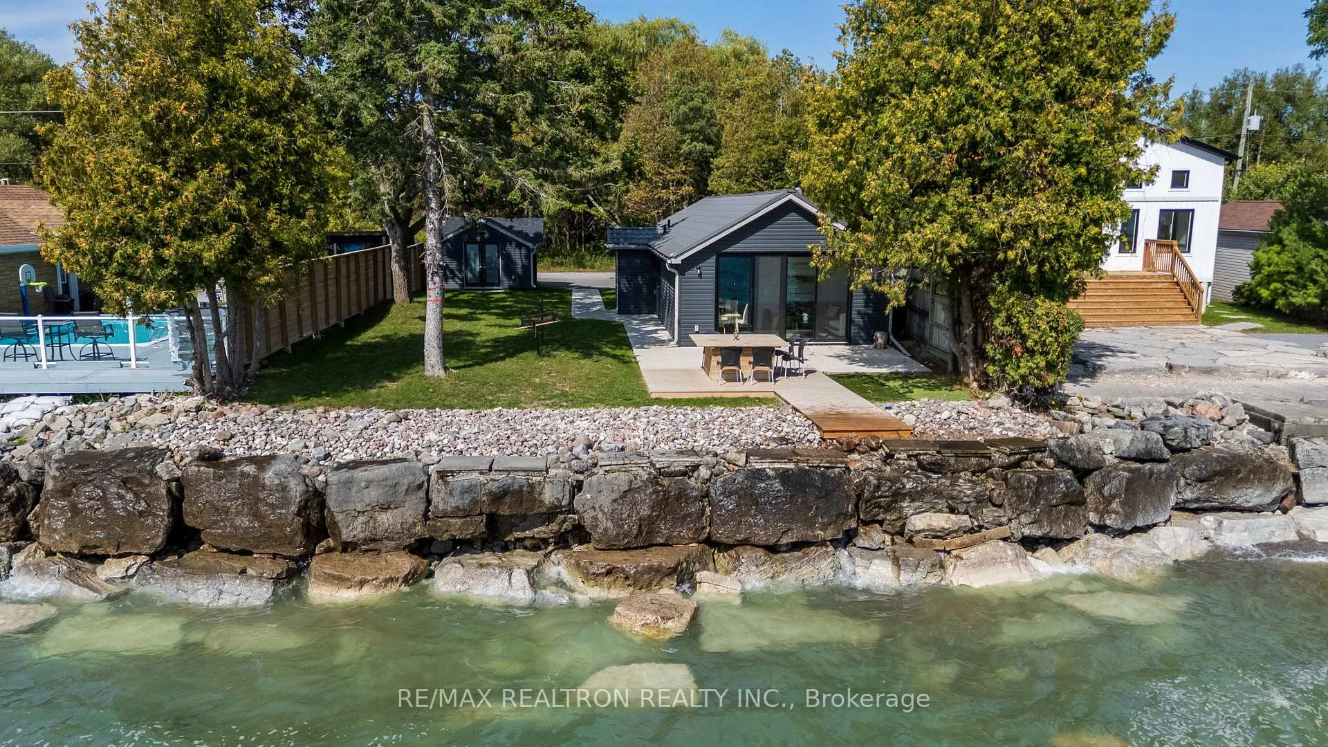 Photo 24 of 63 Cedar Crest Beach Road, Clarington, Bowmanville — HOMEH