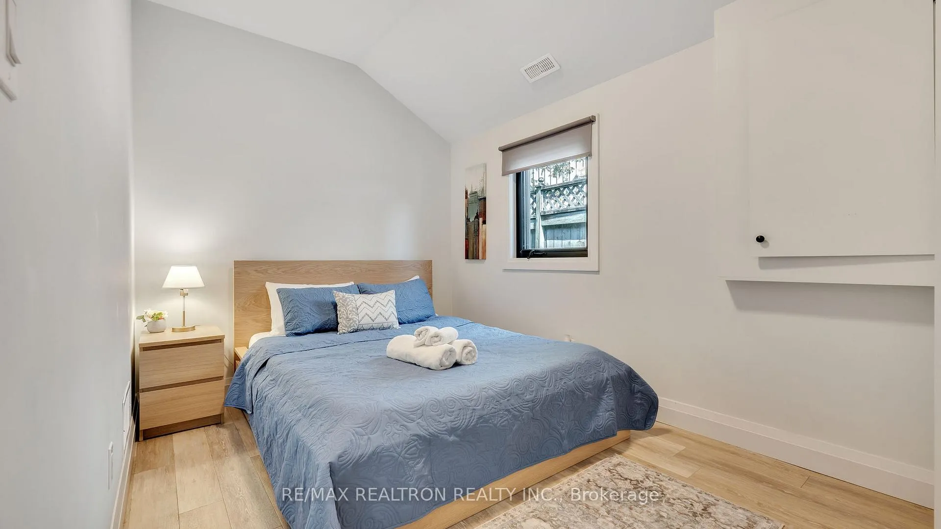 Photo 359 of 63 Cedar Crest Beach Road, Clarington, Bowmanville — HOMEH