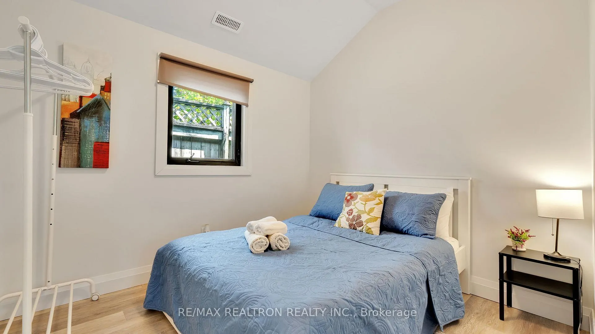 Photo 385 of 63 Cedar Crest Beach Road, Clarington, Bowmanville — HOMEH