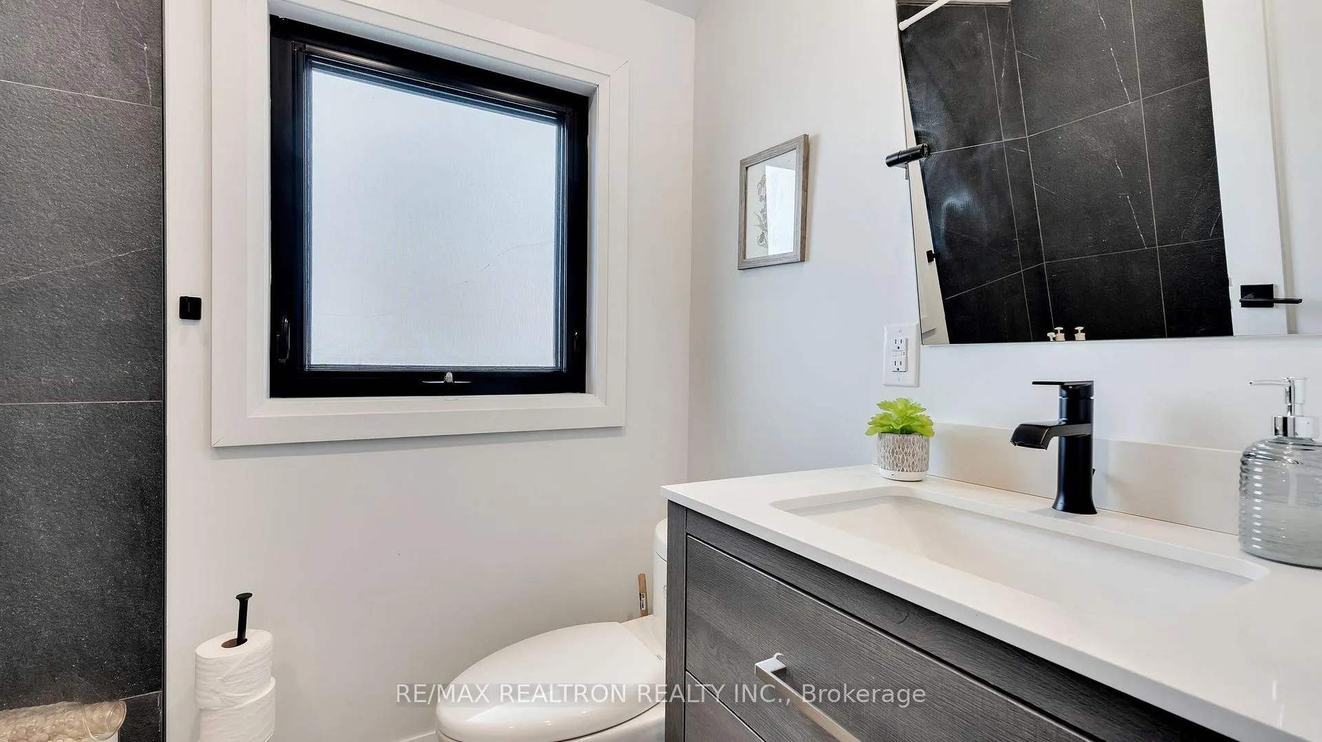 Photo 407 of 63 Cedar Crest Beach Road, Clarington, Bowmanville — HOMEH