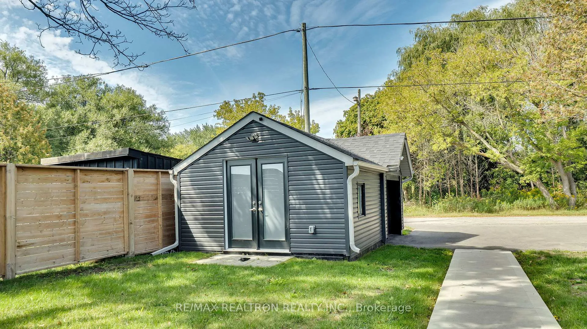 Photo 455 of 63 Cedar Crest Beach Road, Clarington, Bowmanville — HOMEH