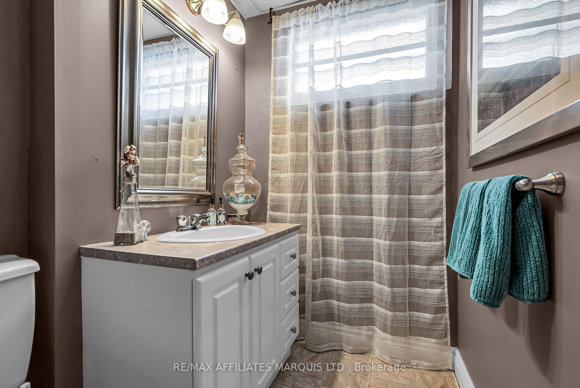 Photo 9 of 1006 Riverdale Avenue, Cornwall — HOMEH