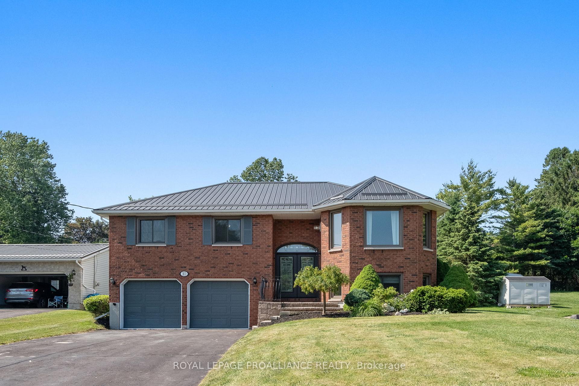Photo 2 of 10 Lenore Avenue, Hamilton Township, Rural Hamilton — HOMEH