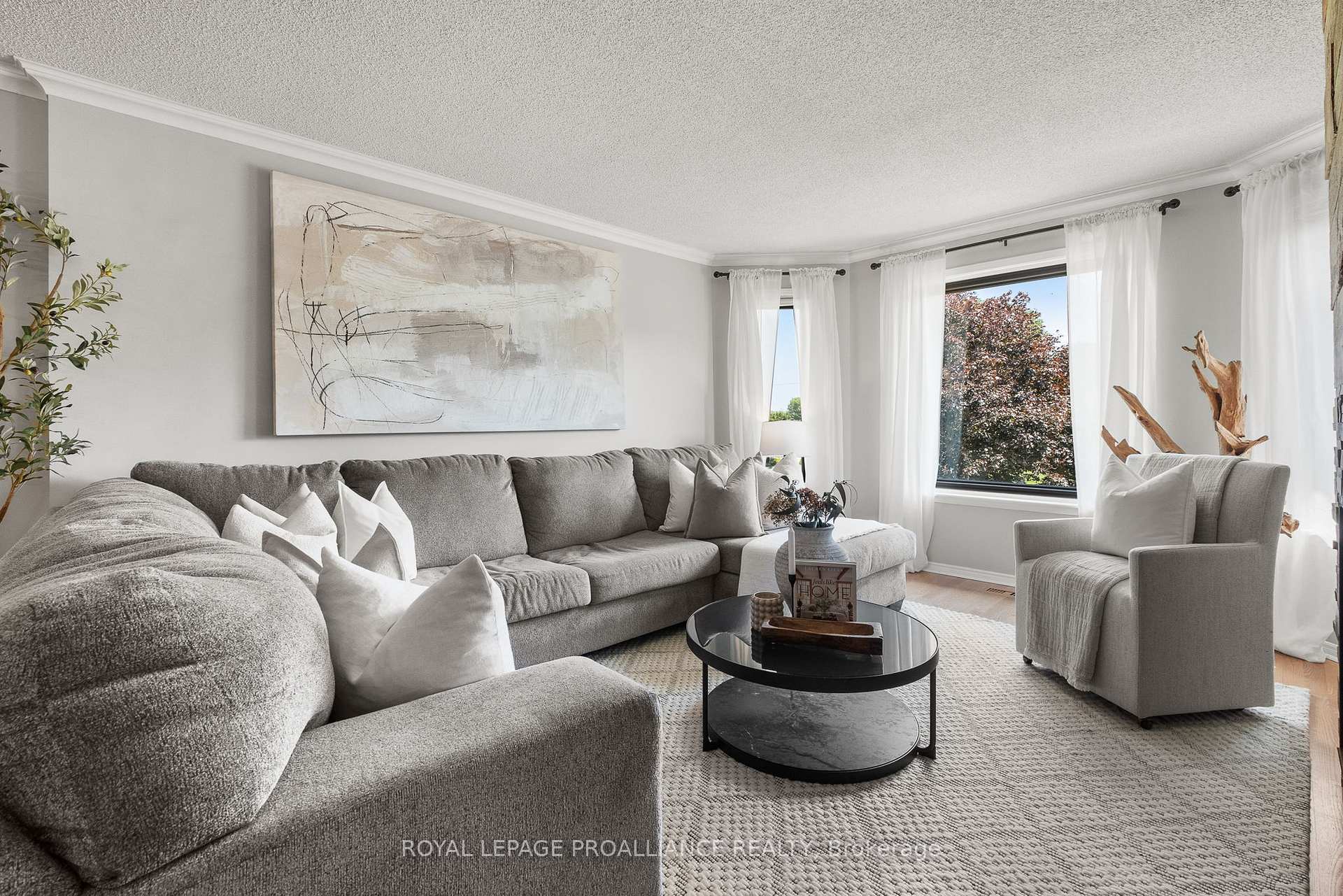 Photo 5 of 10 Lenore Avenue, Hamilton Township, Rural Hamilton — HOMEH