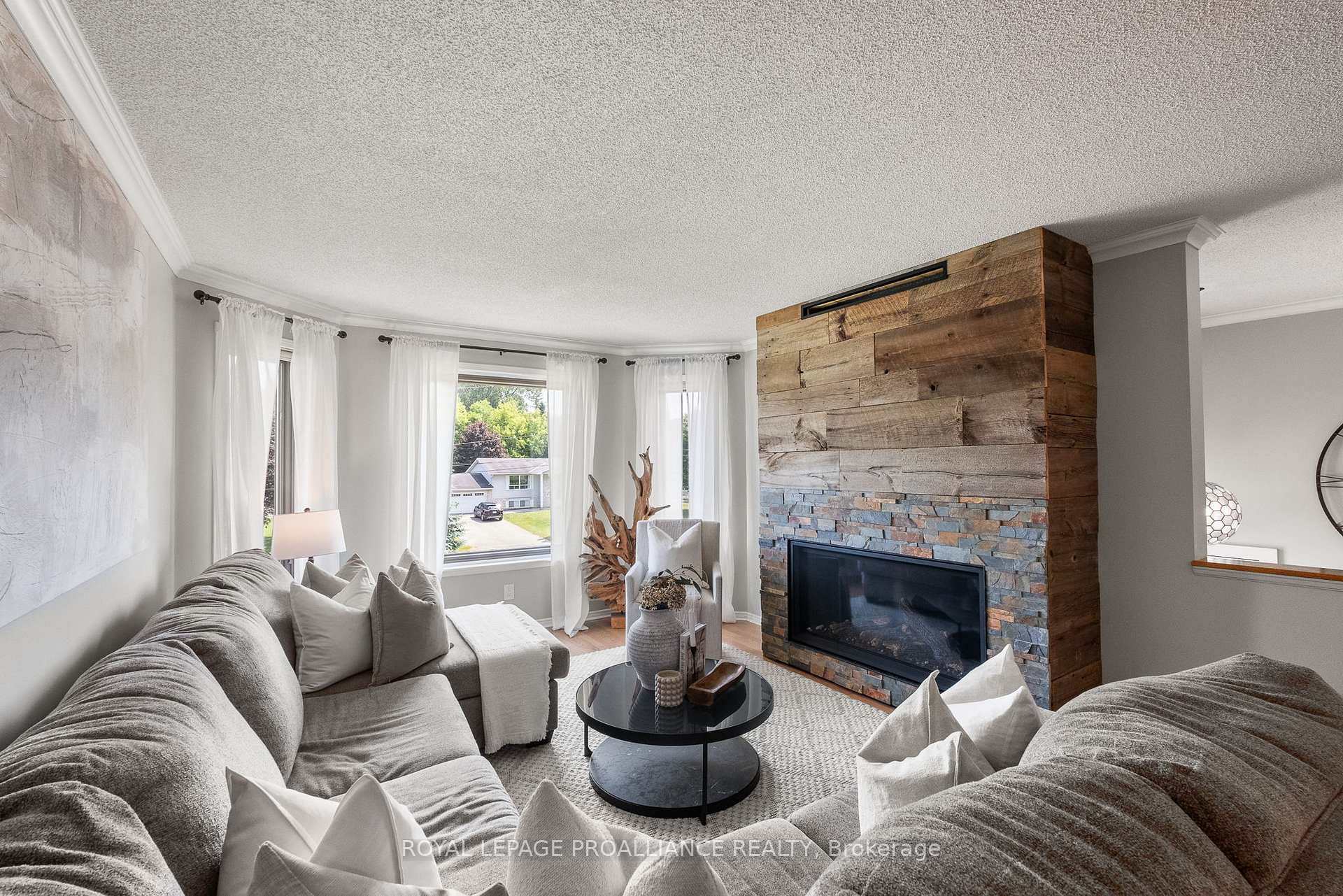 Photo 6 of 10 Lenore Avenue, Hamilton Township, Rural Hamilton — HOMEH