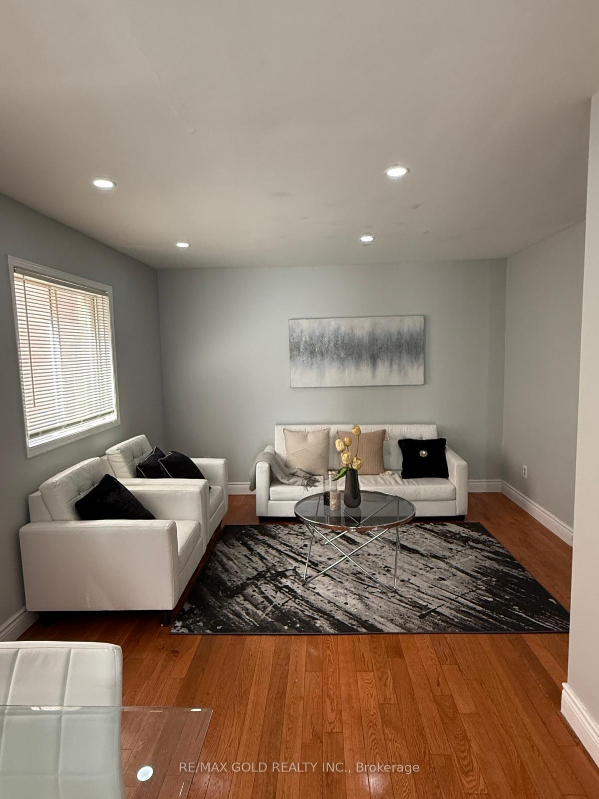 Photo 4 of 65 Cedarwood Crescent S, Brampton, Bram West — HOMEH