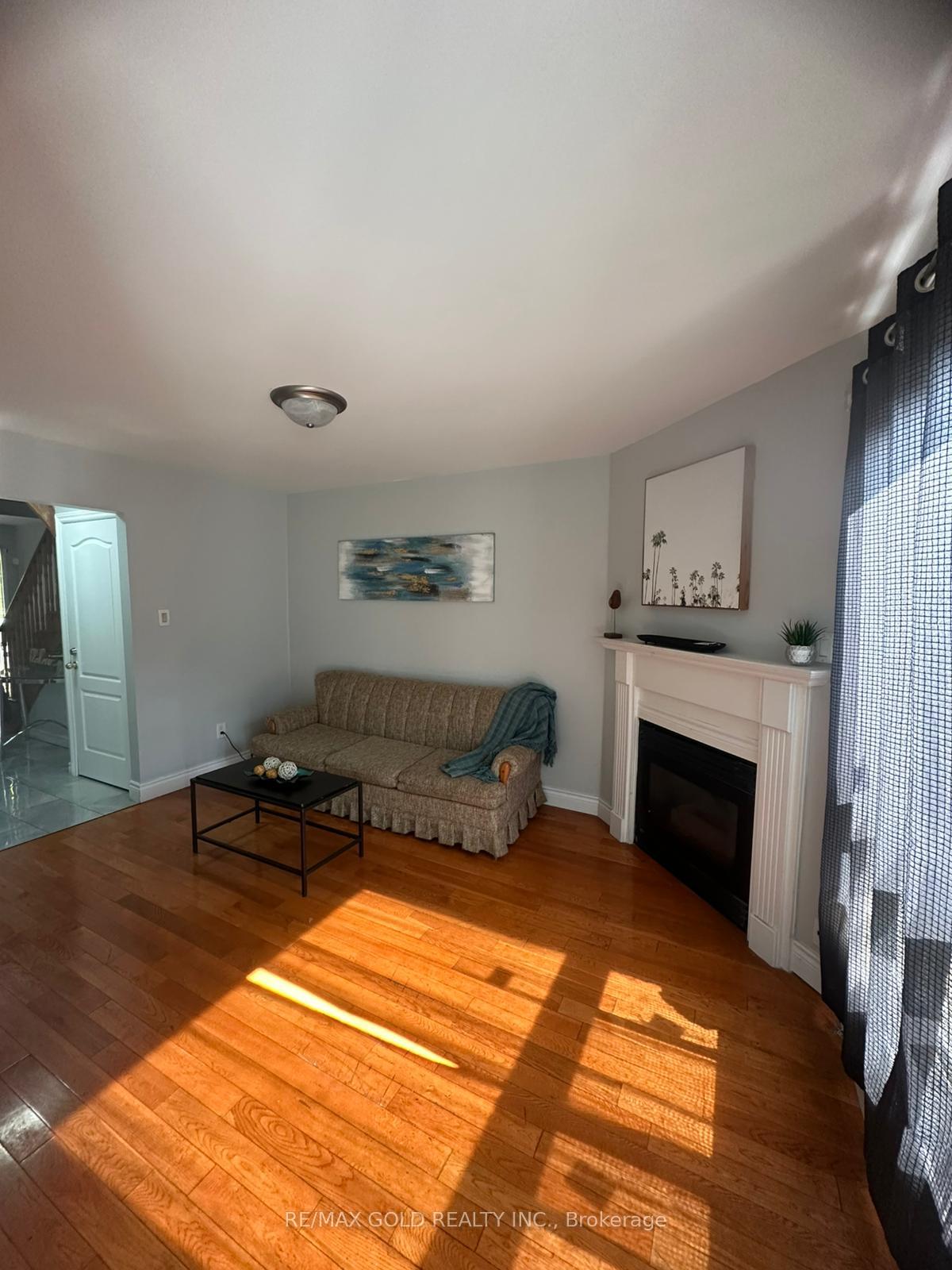 Photo 7 of 65 Cedarwood Crescent S, Brampton, Bram West — HOMEH