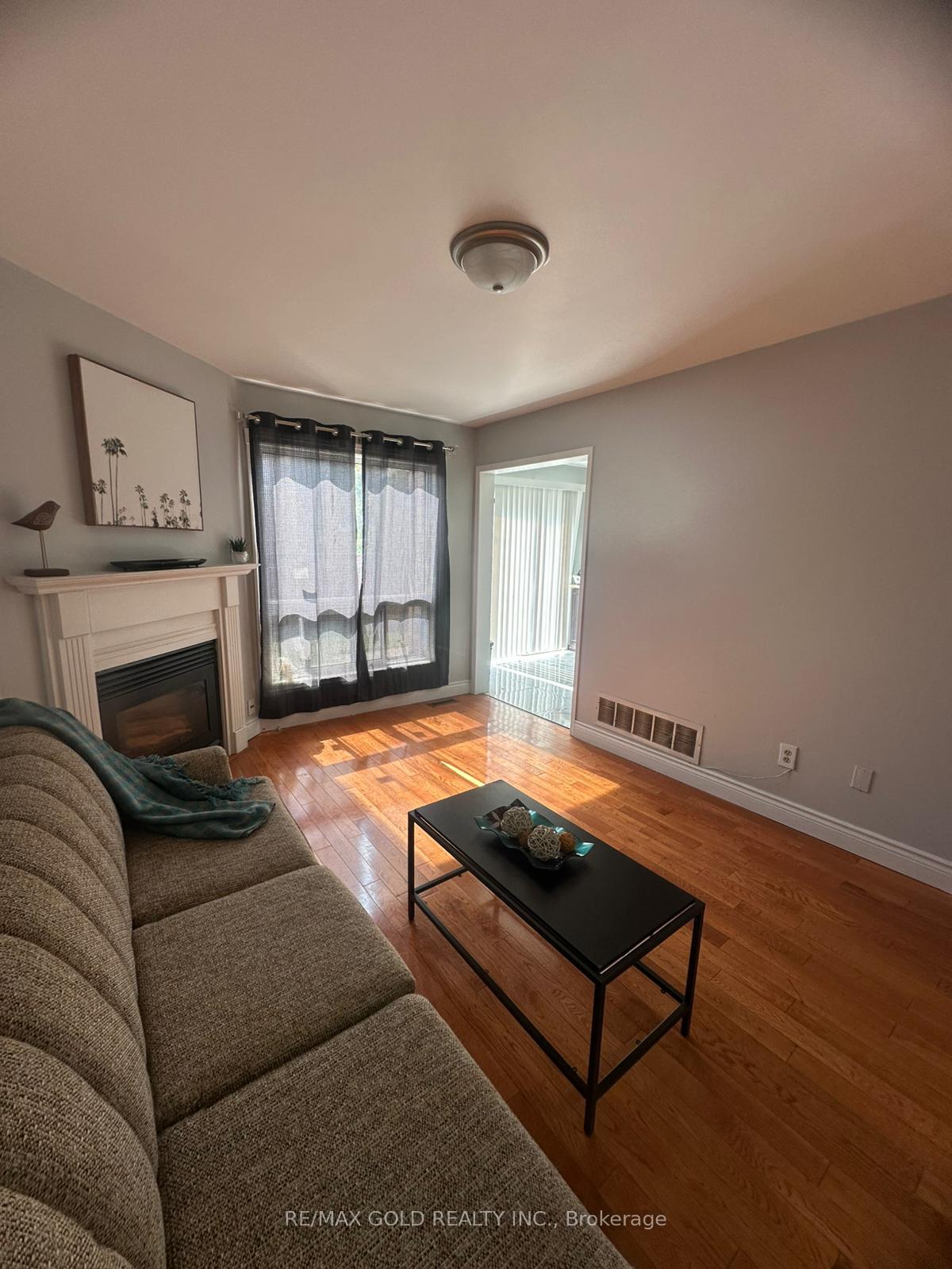Photo 8 of 65 Cedarwood Crescent S, Brampton, Bram West — HOMEH