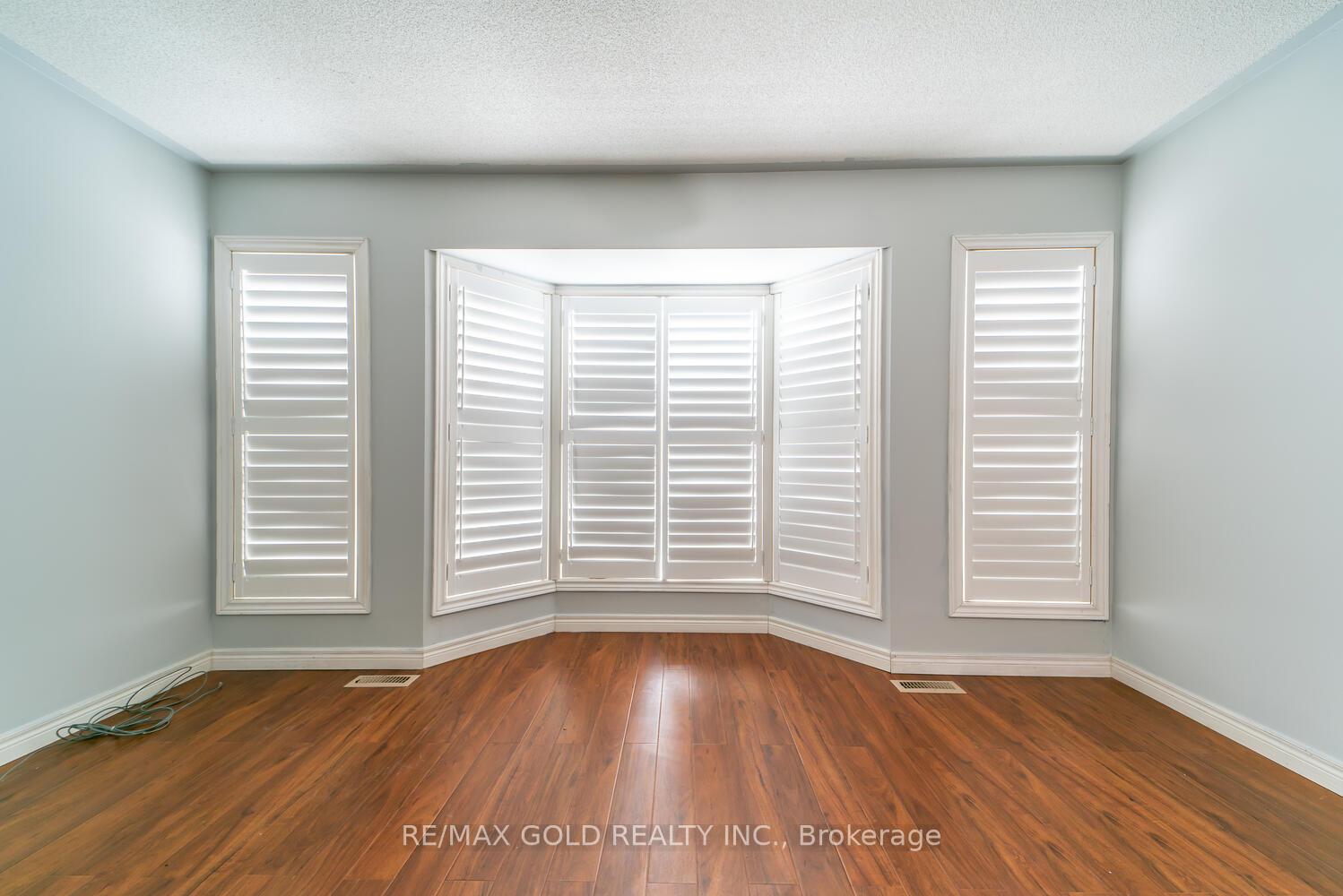 Photo 13 of 65 Cedarwood Crescent S, Brampton, Bram West — HOMEH