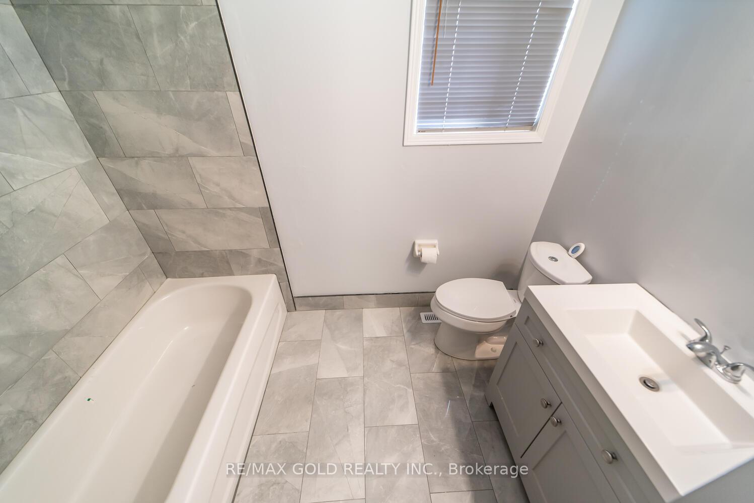 Photo 22 of 65 Cedarwood Crescent S, Brampton, Bram West — HOMEH