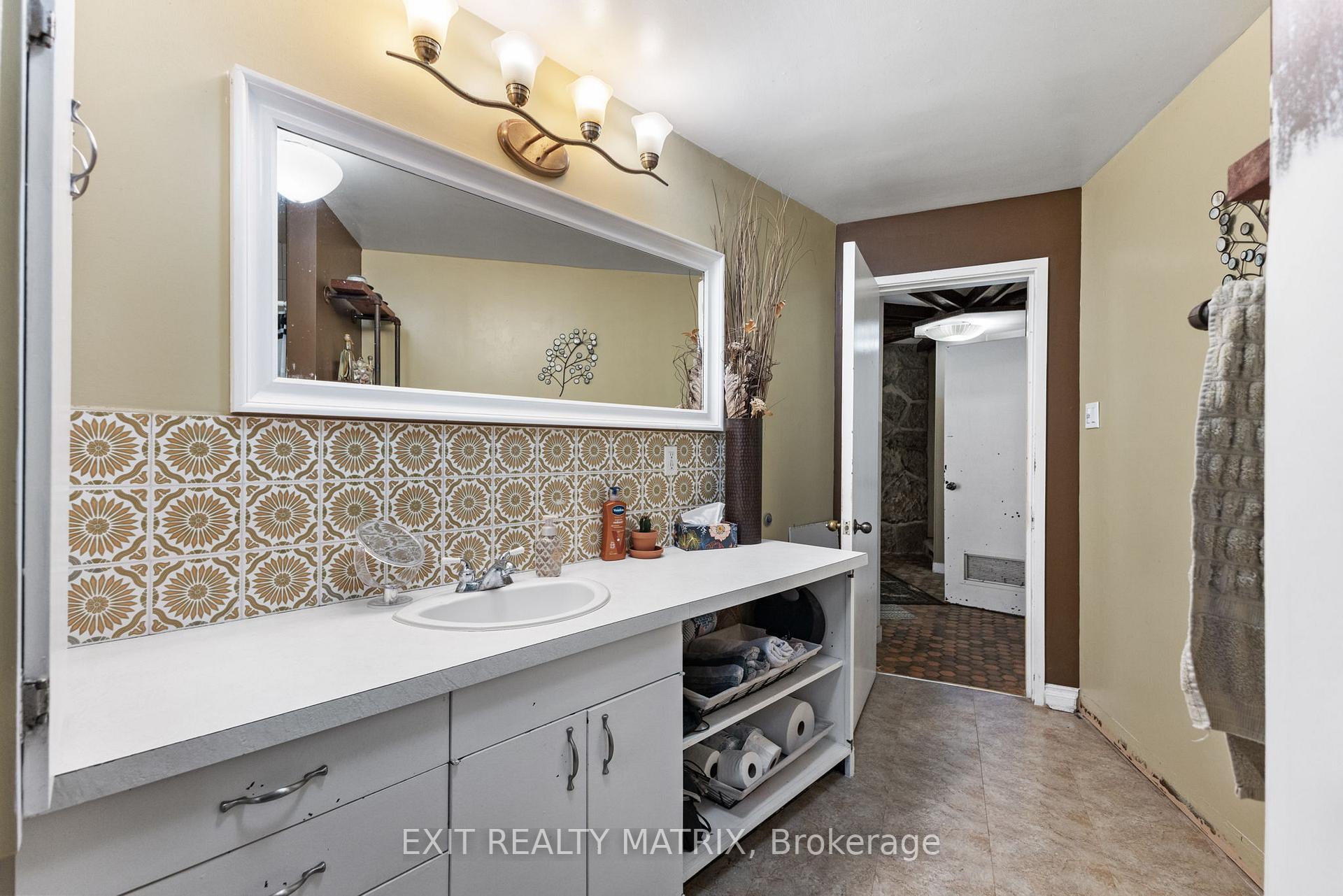 Photo 17 of 7962 Parkway Road, Ottawa, Osgoode Twp North of Reg Rd 6 — HOMEH
