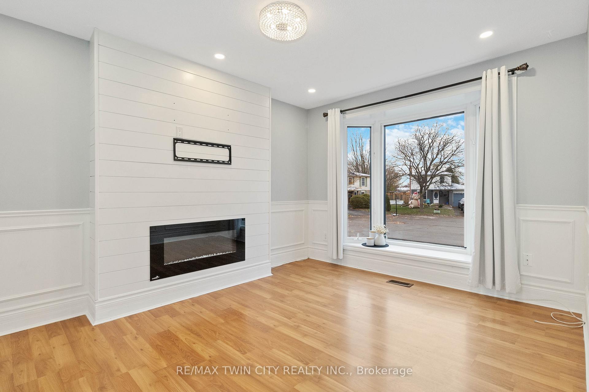 Photo 7 of 7 Normandy Place, Brant, Brantford Twp — HOMEH