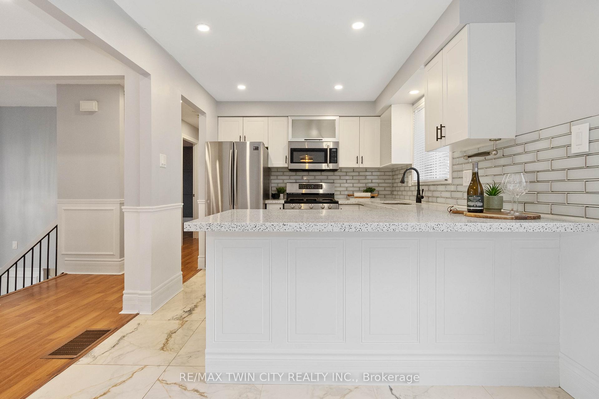 Photo 9 of 7 Normandy Place, Brant, Brantford Twp — HOMEH