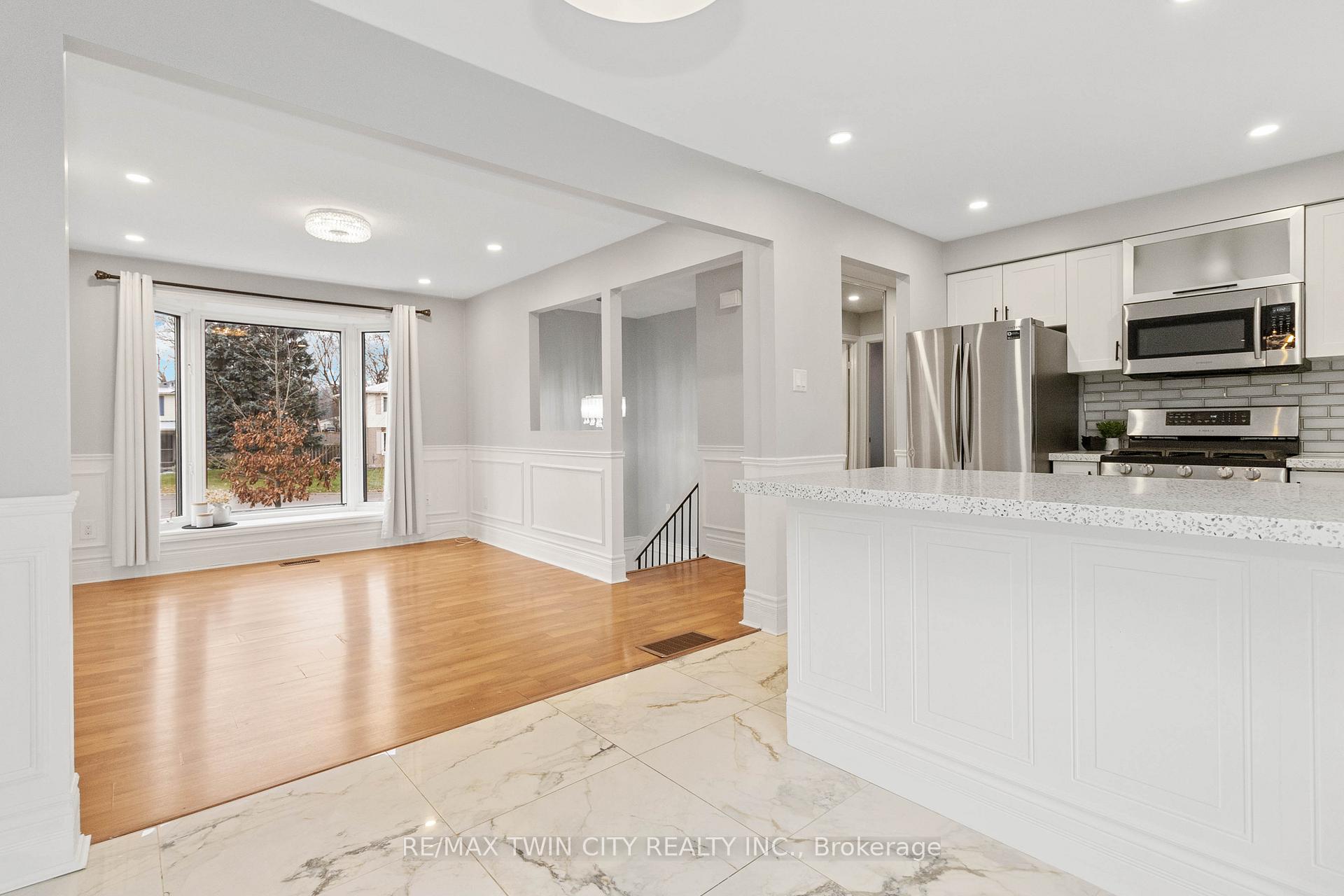 Photo 10 of 7 Normandy Place, Brant, Brantford Twp — HOMEH