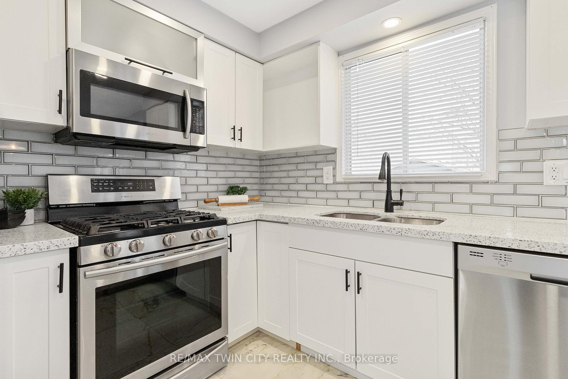 Photo 15 of 7 Normandy Place, Brant, Brantford Twp — HOMEH