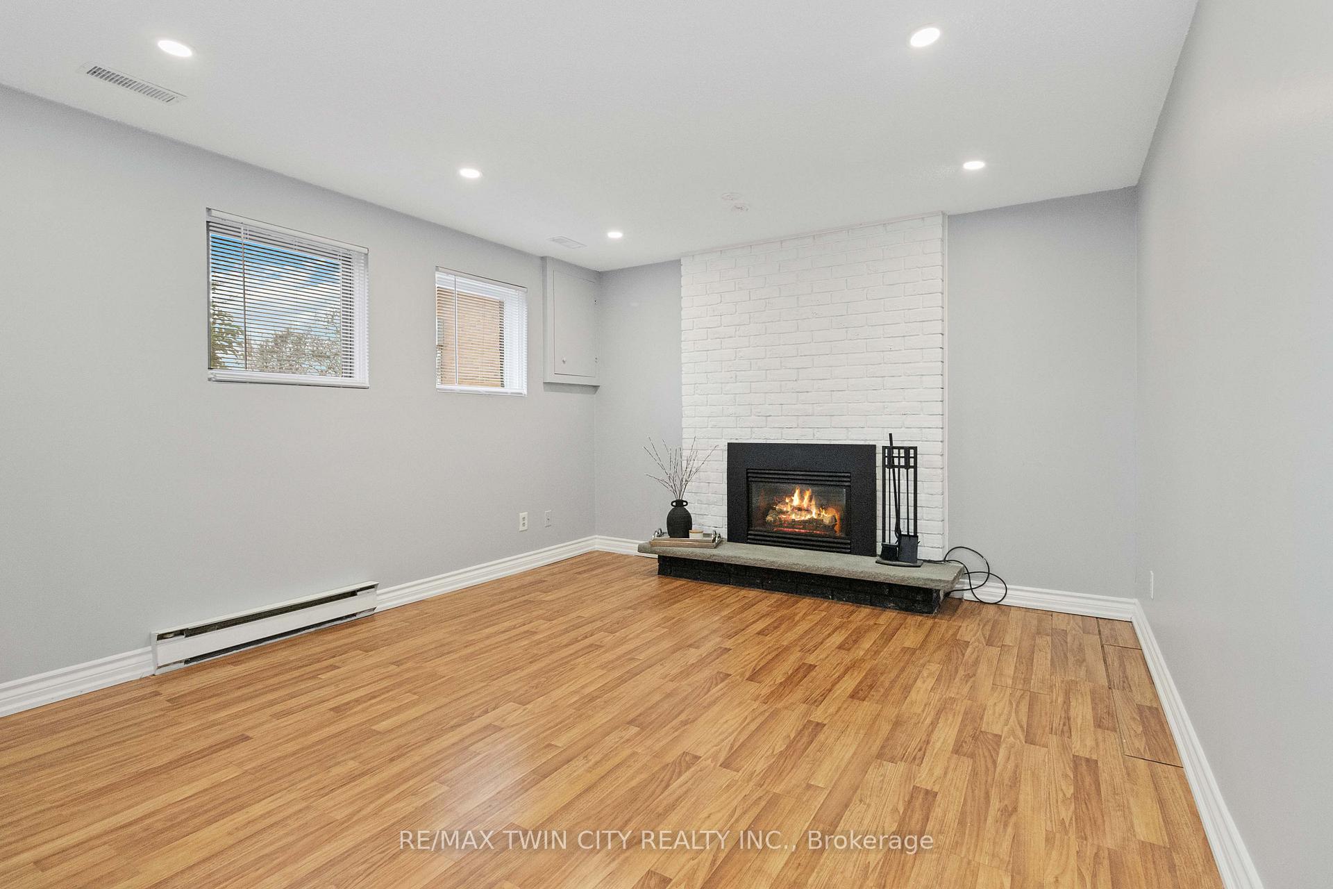 Photo 24 of 7 Normandy Place, Brant, Brantford Twp — HOMEH