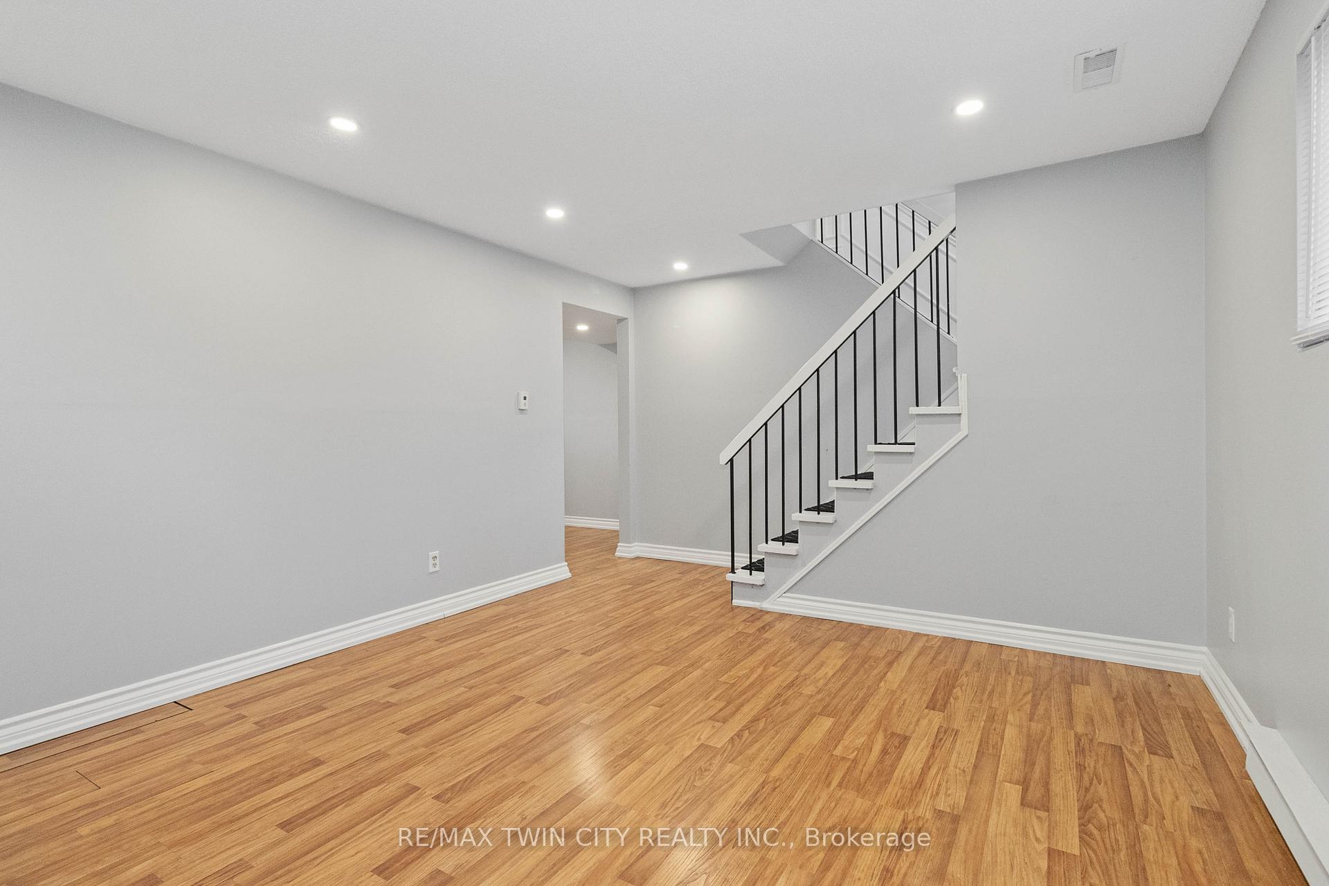 Photo 26 of 7 Normandy Place, Brant, Brantford Twp — HOMEH