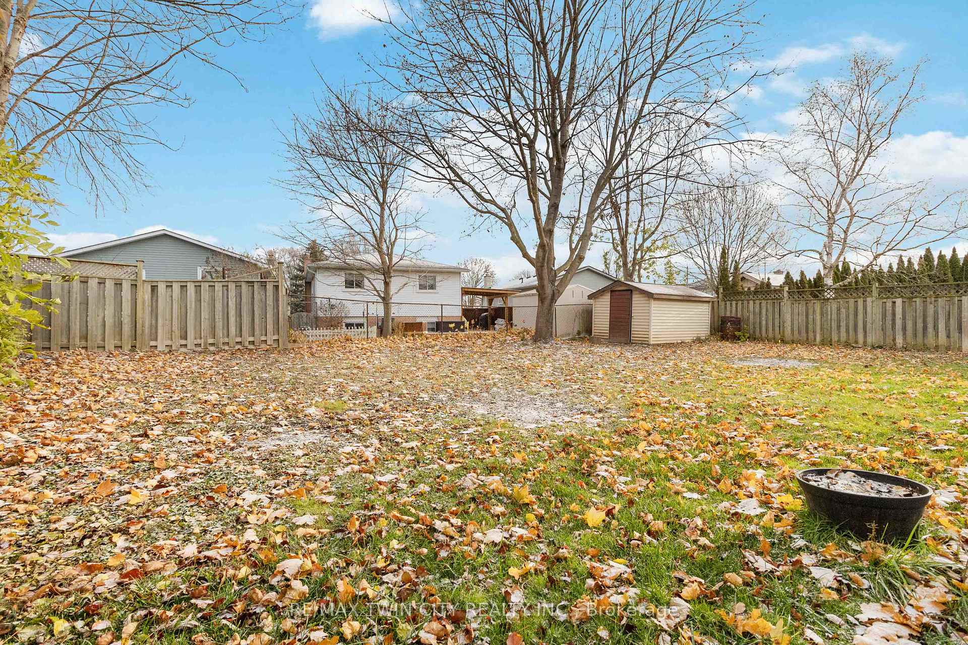 Photo 35 of 7 Normandy Place, Brant, Brantford Twp — HOMEH
