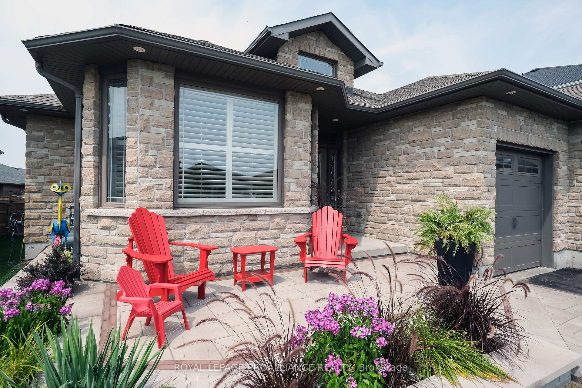 Photo 2 of 36 Vertis Court, Belleville, Thurlow Ward — HOMEH