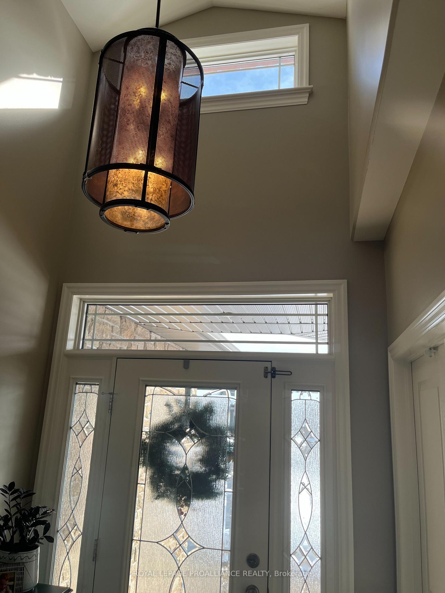 Photo 5 of 36 Vertis Court, Belleville, Thurlow Ward — HOMEH