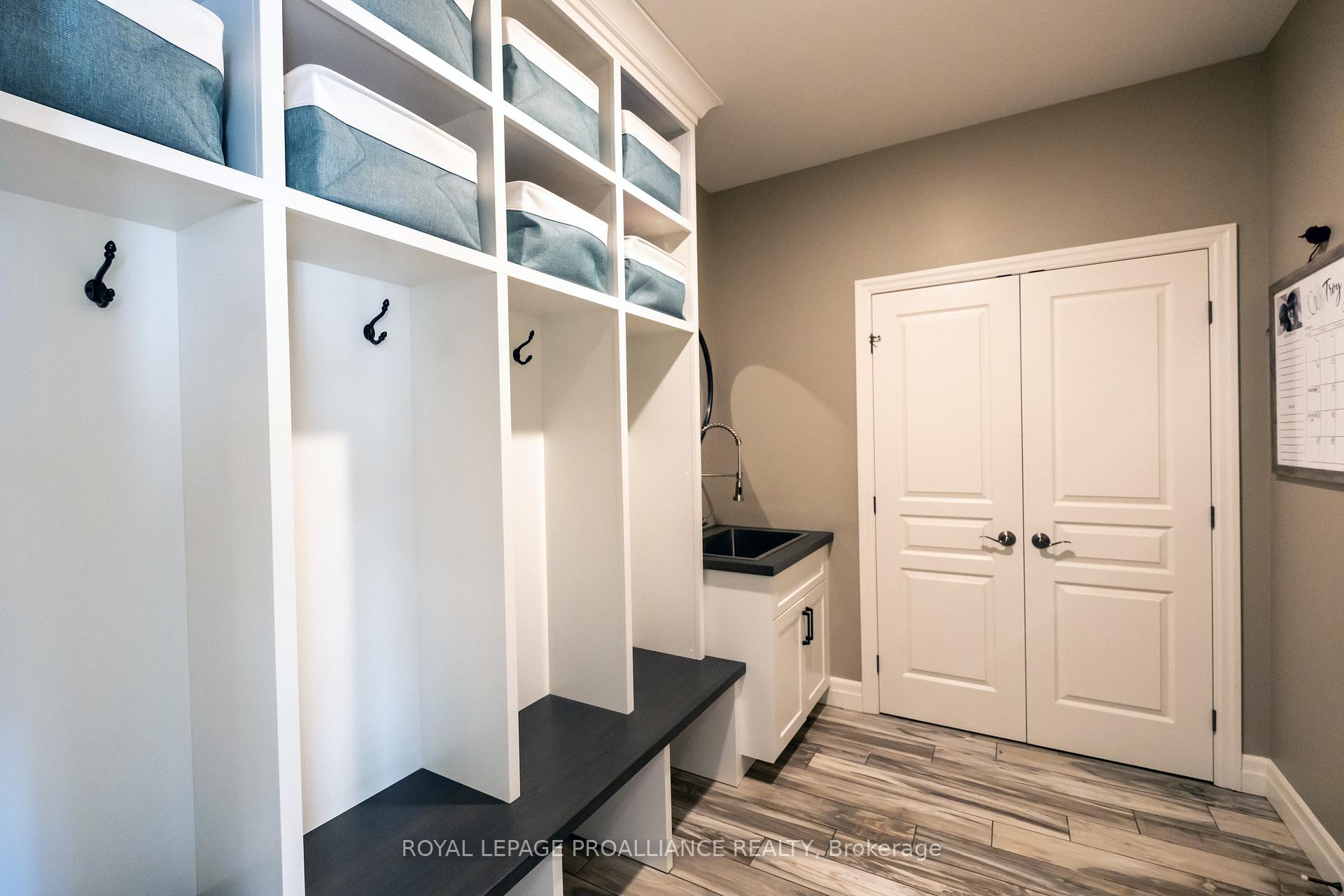 Photo 9 of 36 Vertis Court, Belleville, Thurlow Ward — HOMEH