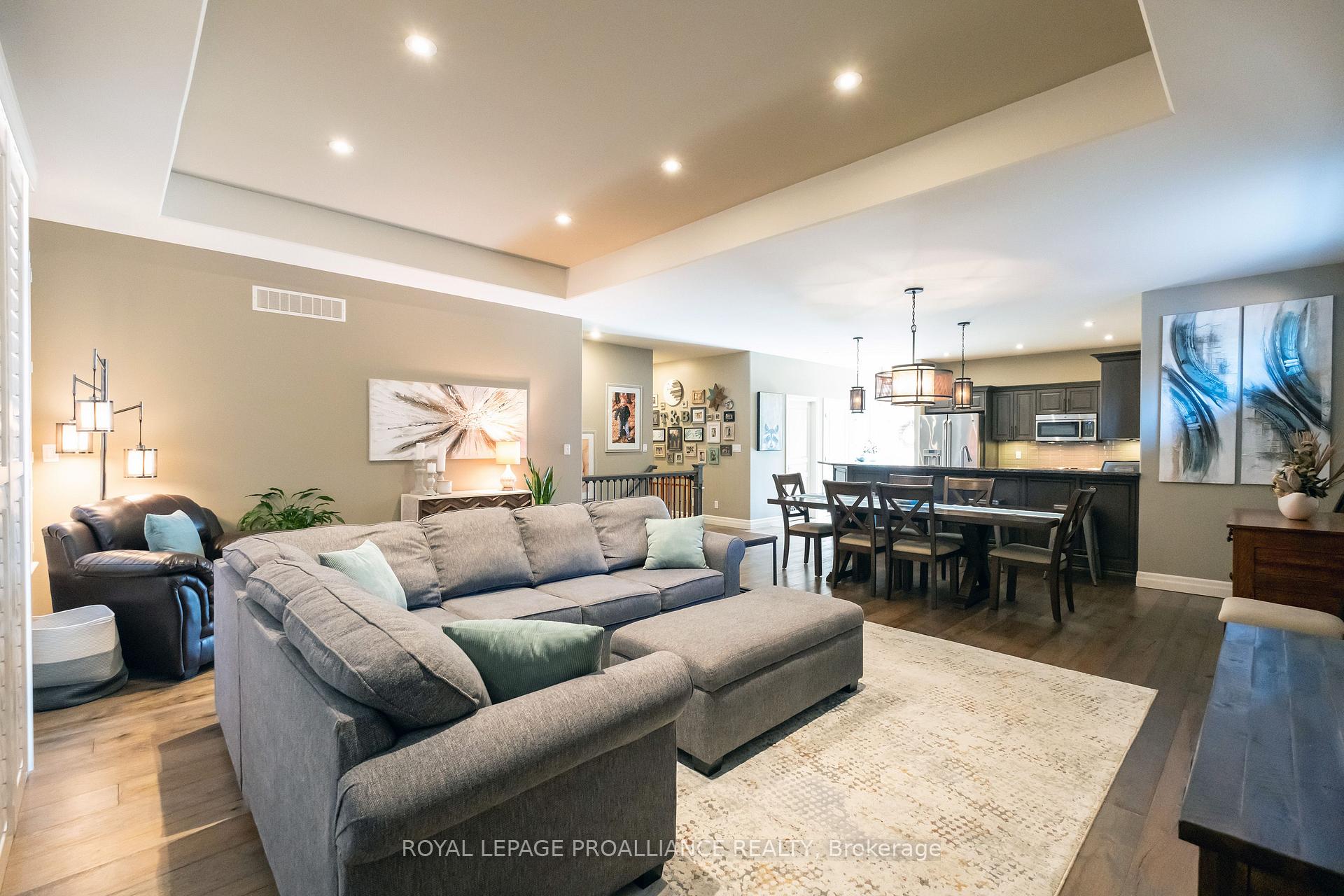 Photo 11 of 36 Vertis Court, Belleville, Thurlow Ward — HOMEH
