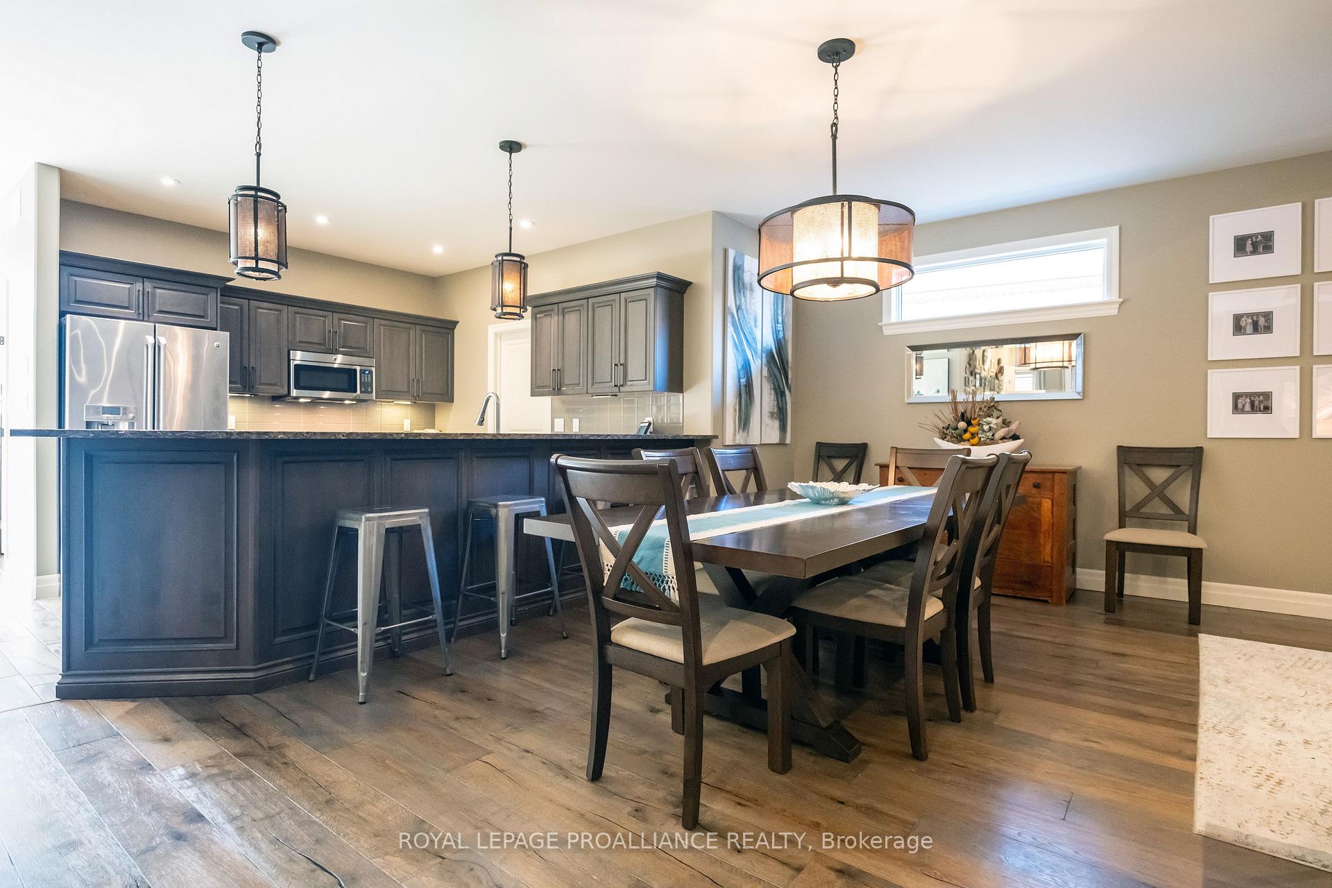Photo 16 of 36 Vertis Court, Belleville, Thurlow Ward — HOMEH
