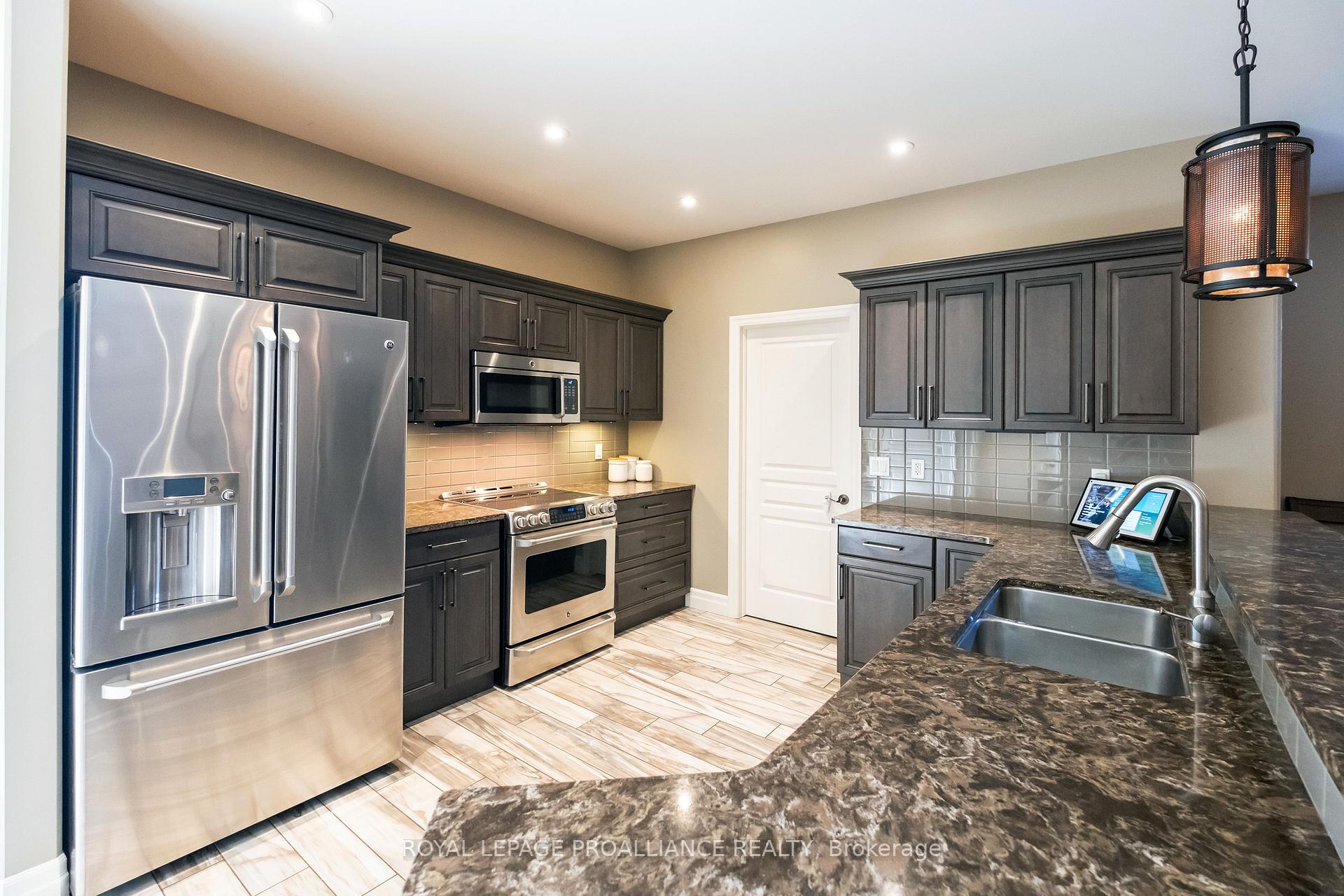 Photo 17 of 36 Vertis Court, Belleville, Thurlow Ward — HOMEH