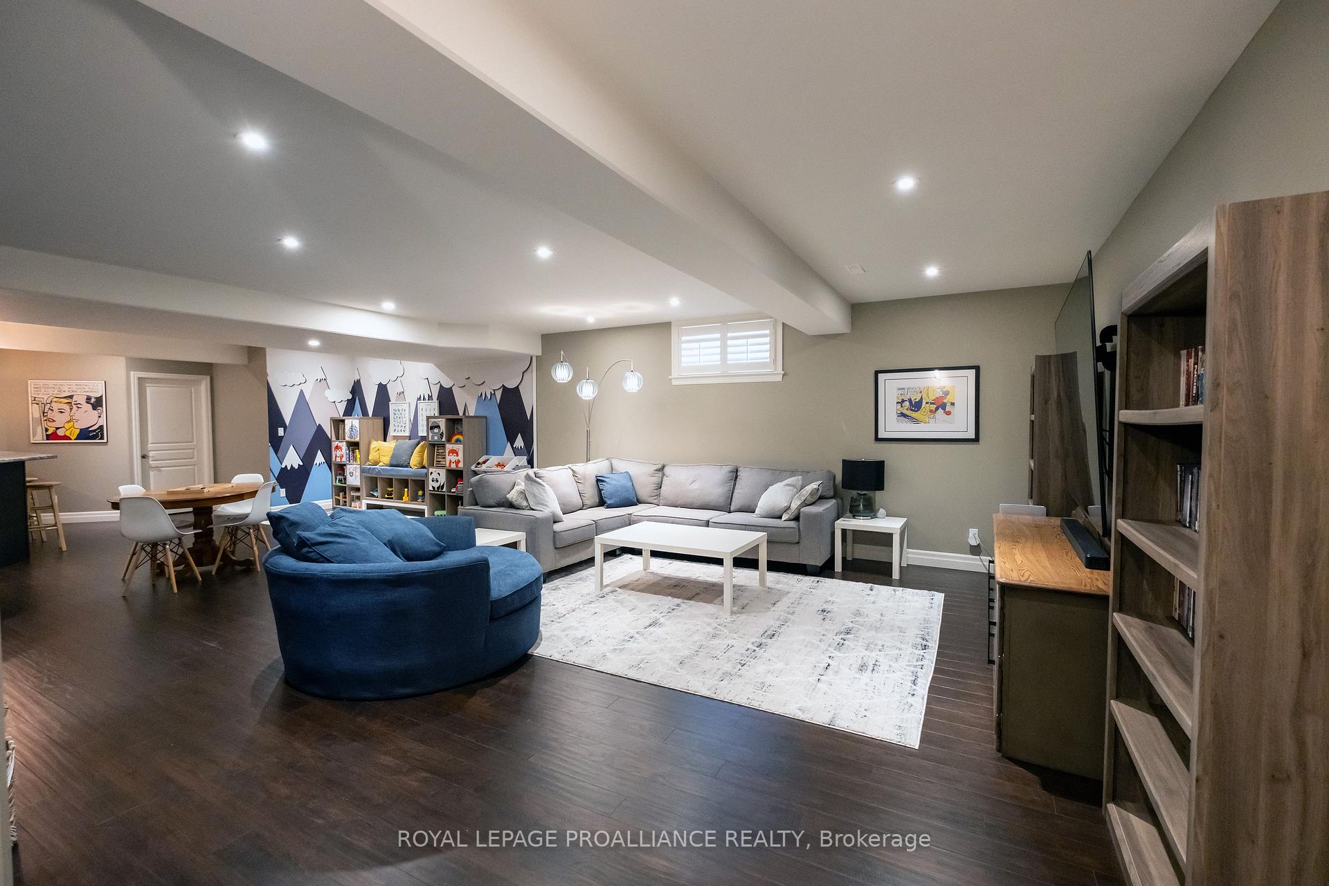 Photo 31 of 36 Vertis Court, Belleville, Thurlow Ward — HOMEH