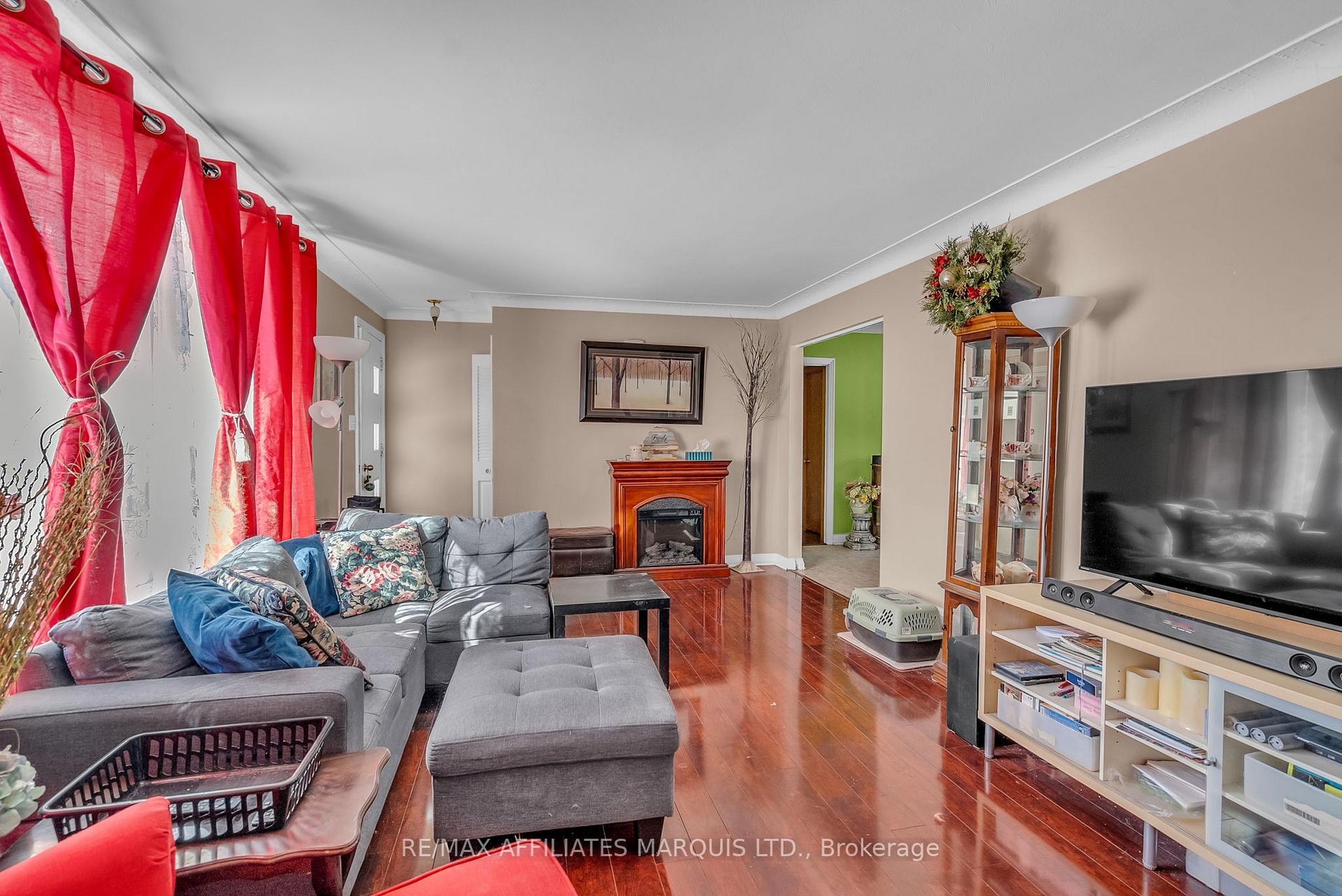 Photo 2 of 774 Guy Street, Cornwall — HOMEH