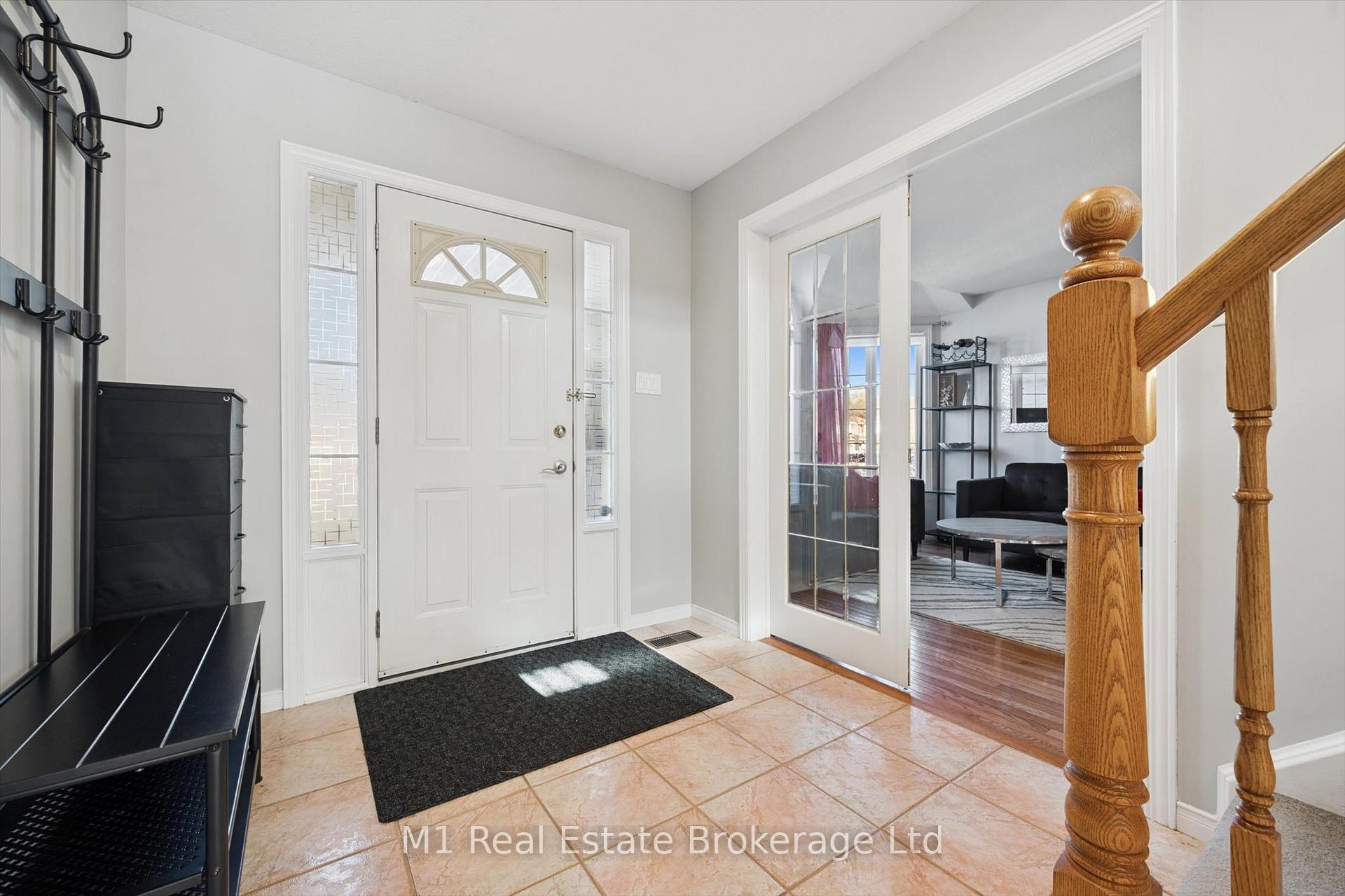 Photo 6 of 684 Willow Road, Guelph, Willow West/Sugarbush/West Acres — HOMEH