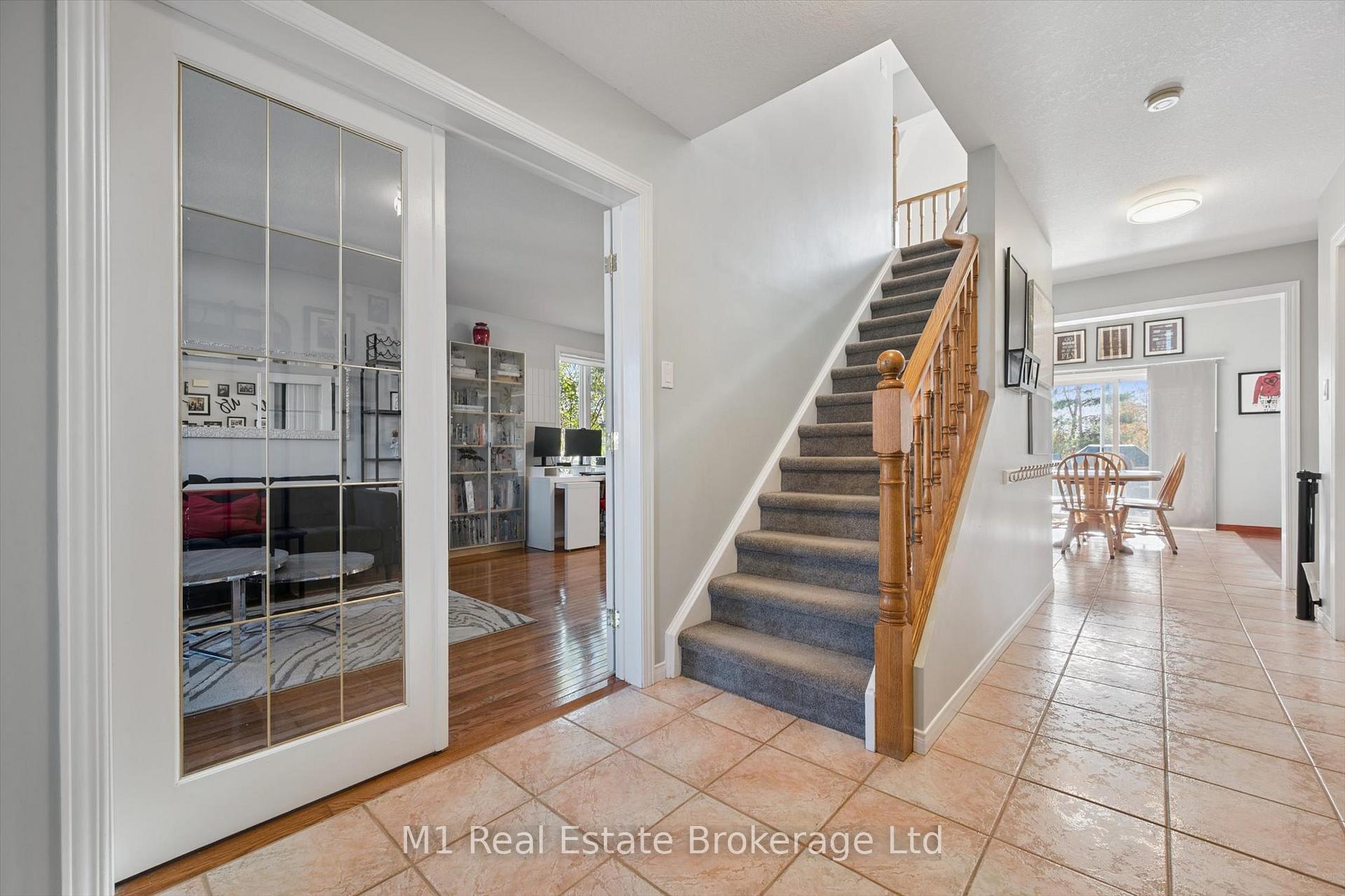 Photo 7 of 684 Willow Road, Guelph, Willow West/Sugarbush/West Acres — HOMEH