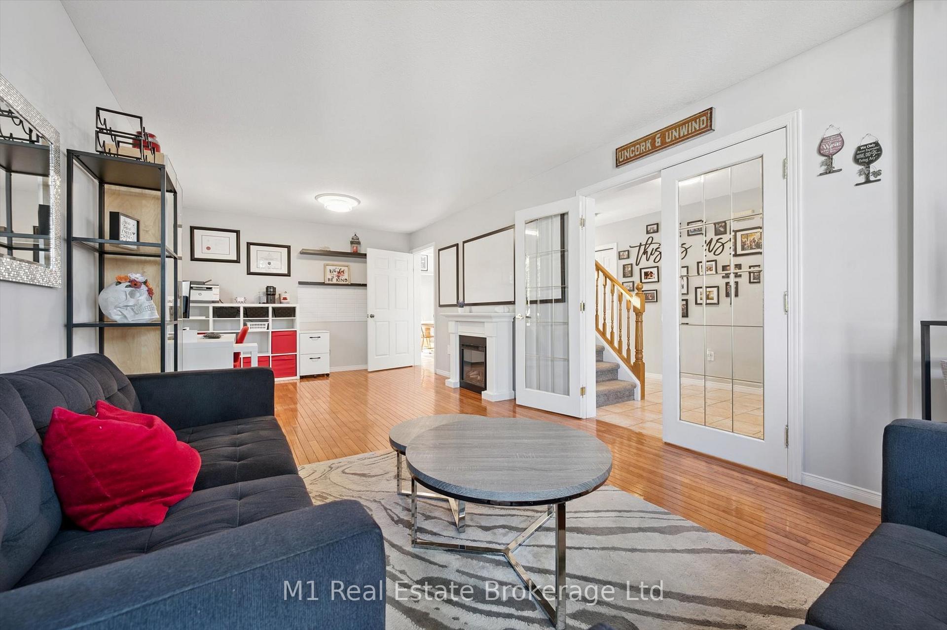 Photo 10 of 684 Willow Road, Guelph, Willow West/Sugarbush/West Acres — HOMEH