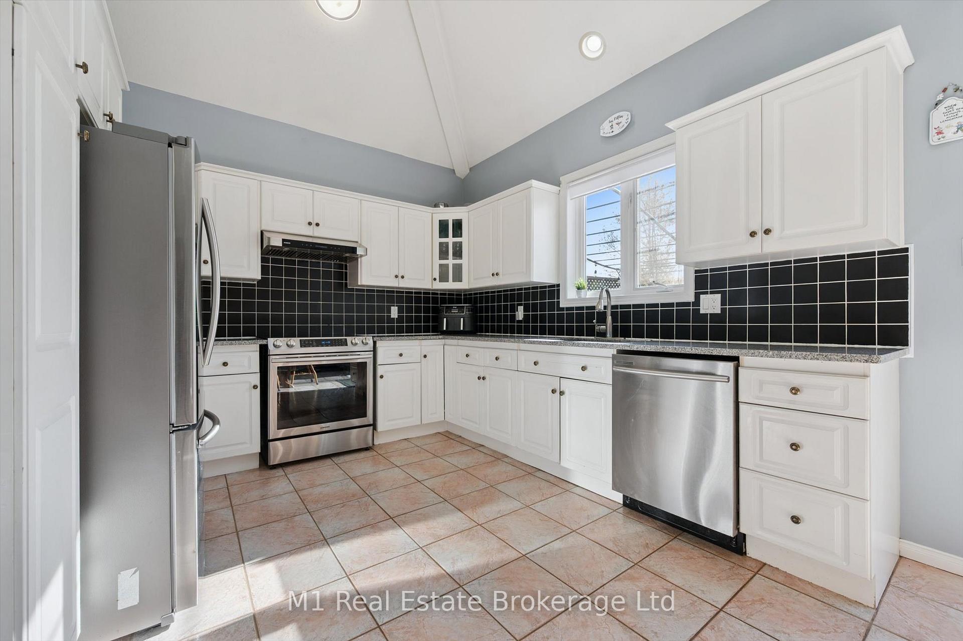 Photo 18 of 684 Willow Road, Guelph, Willow West/Sugarbush/West Acres — HOMEH