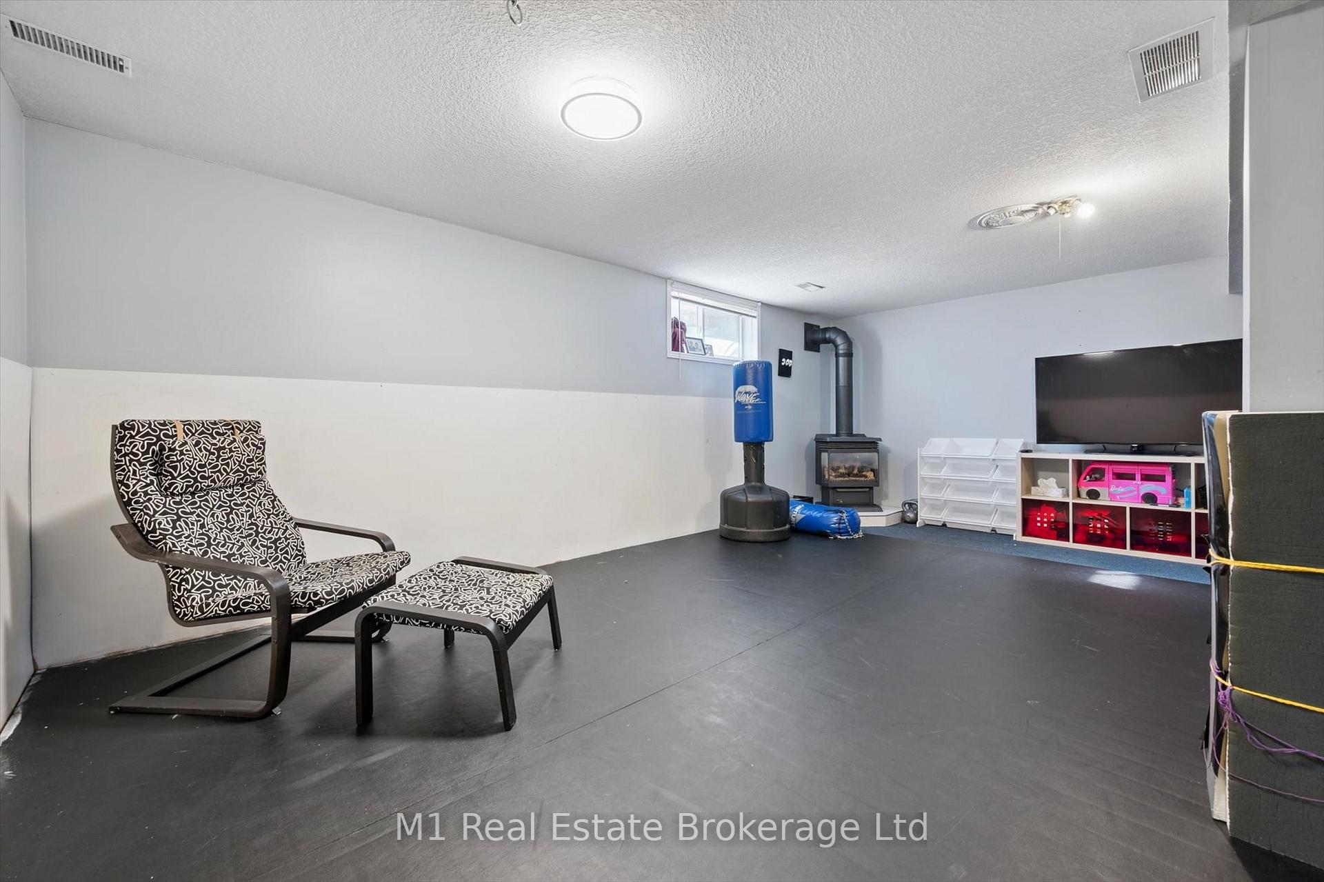 Photo 33 of 684 Willow Road, Guelph, Willow West/Sugarbush/West Acres — HOMEH