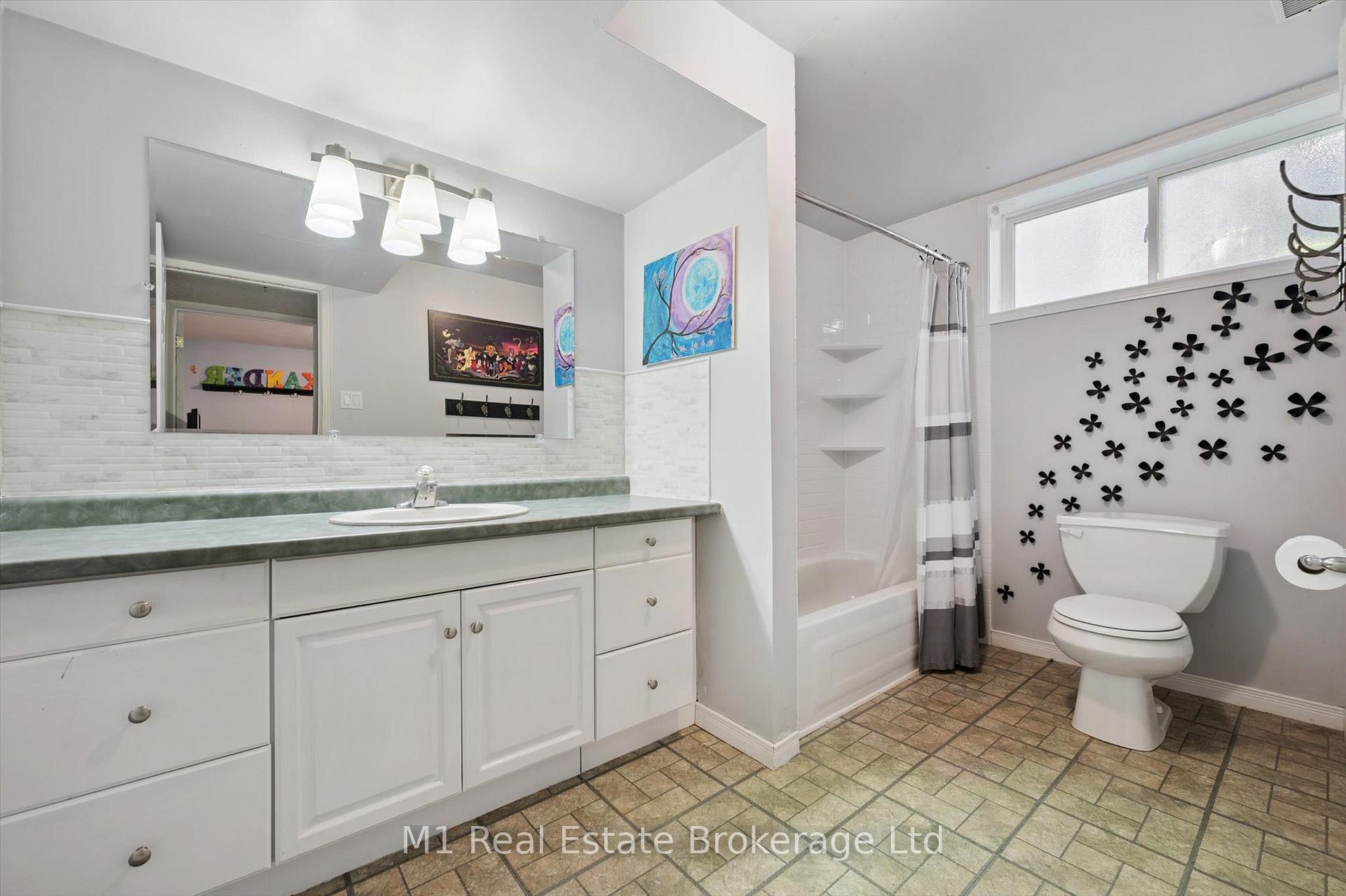Photo 39 of 684 Willow Road, Guelph, Willow West/Sugarbush/West Acres — HOMEH